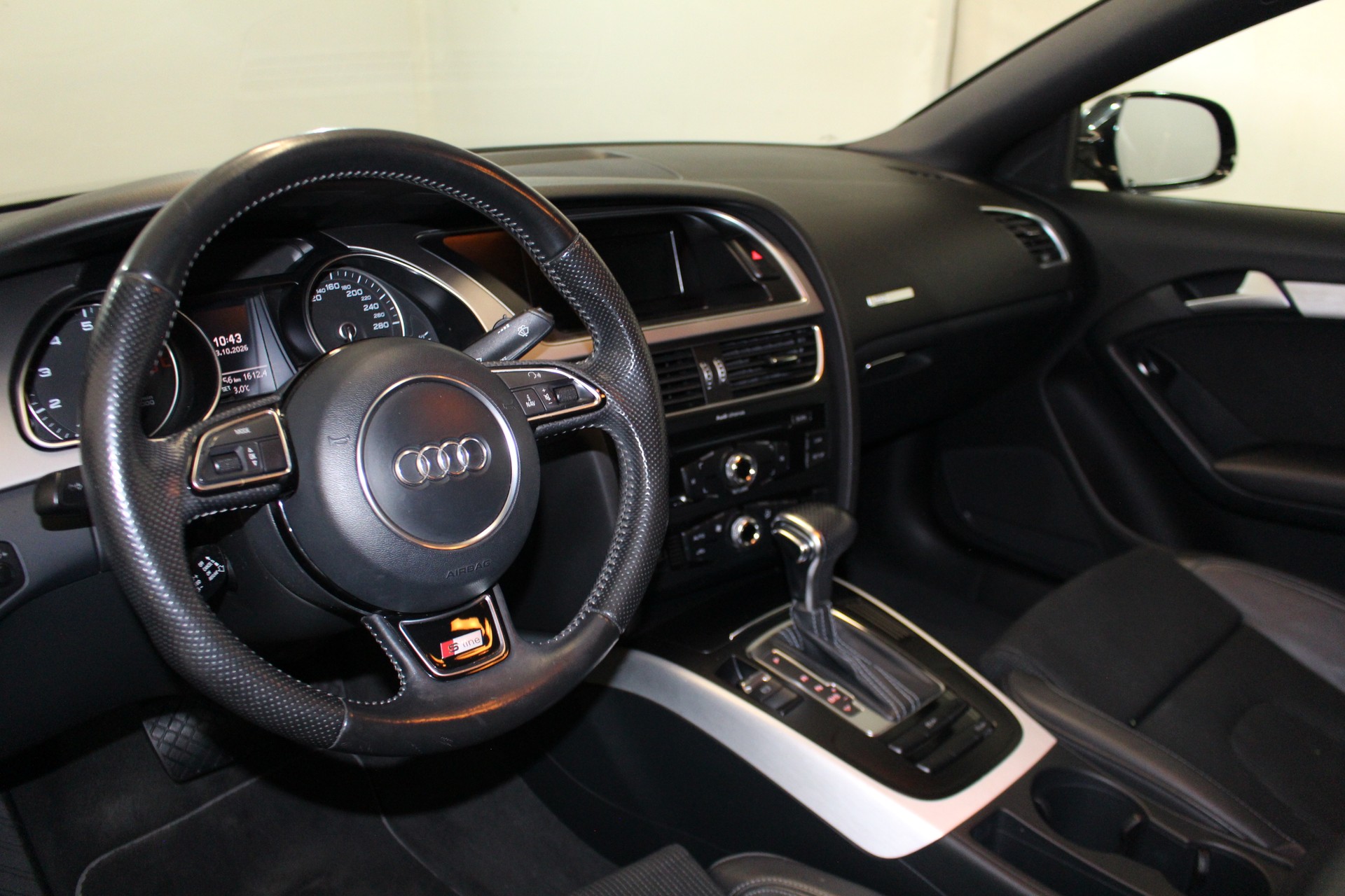 AUDI A5 Coupé 1.8 TFSI 170 M-Tronic-image-11