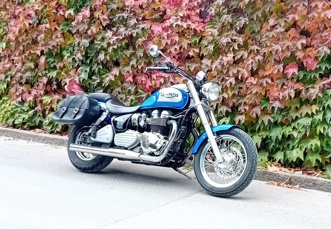 TRIUMPH Bonneville America 800-image-1