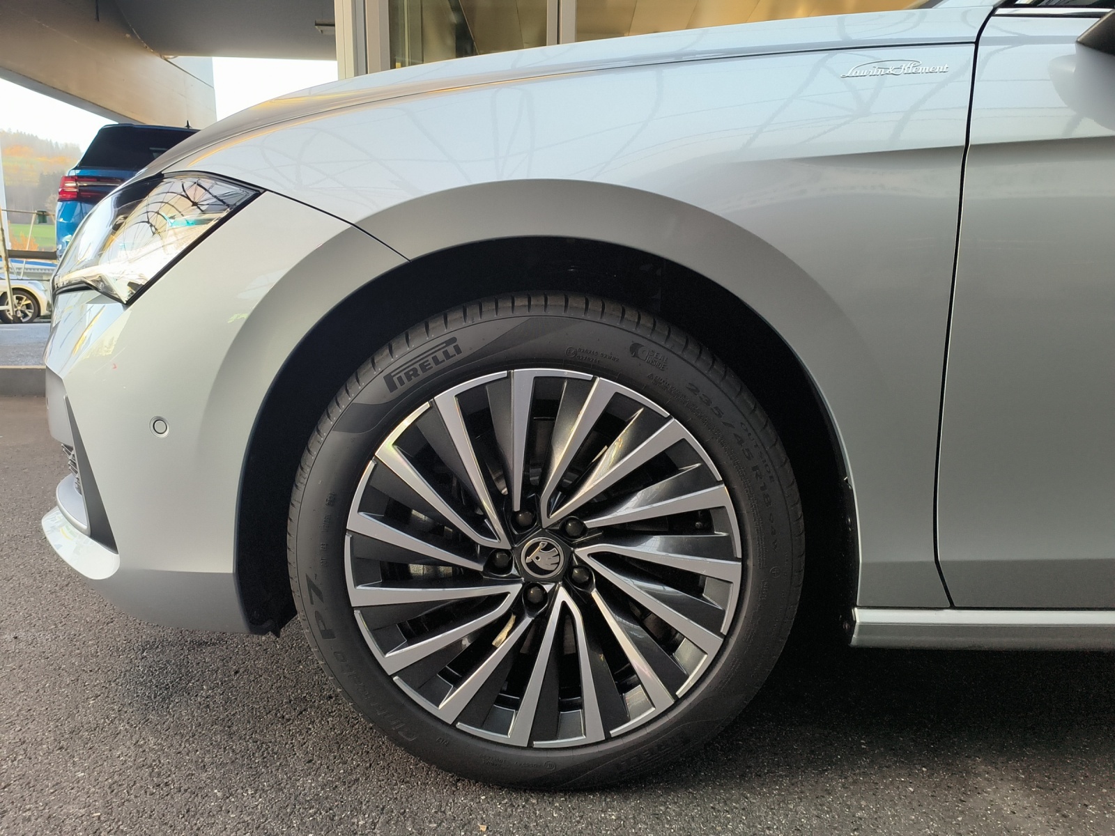 SKODA inkl. Winterrad | L&K | Standheizung | Head-up |Pano |-image-14