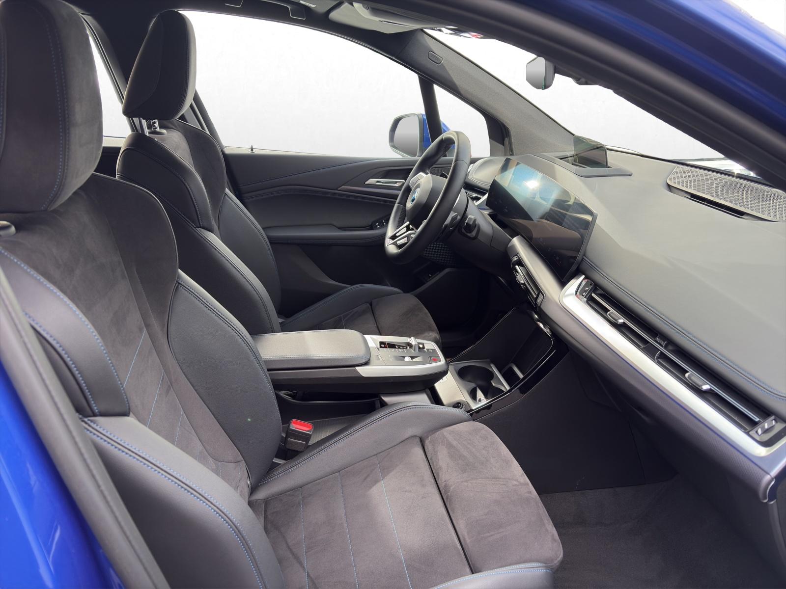 BMW 230e xDrive Active Tourer-image-16