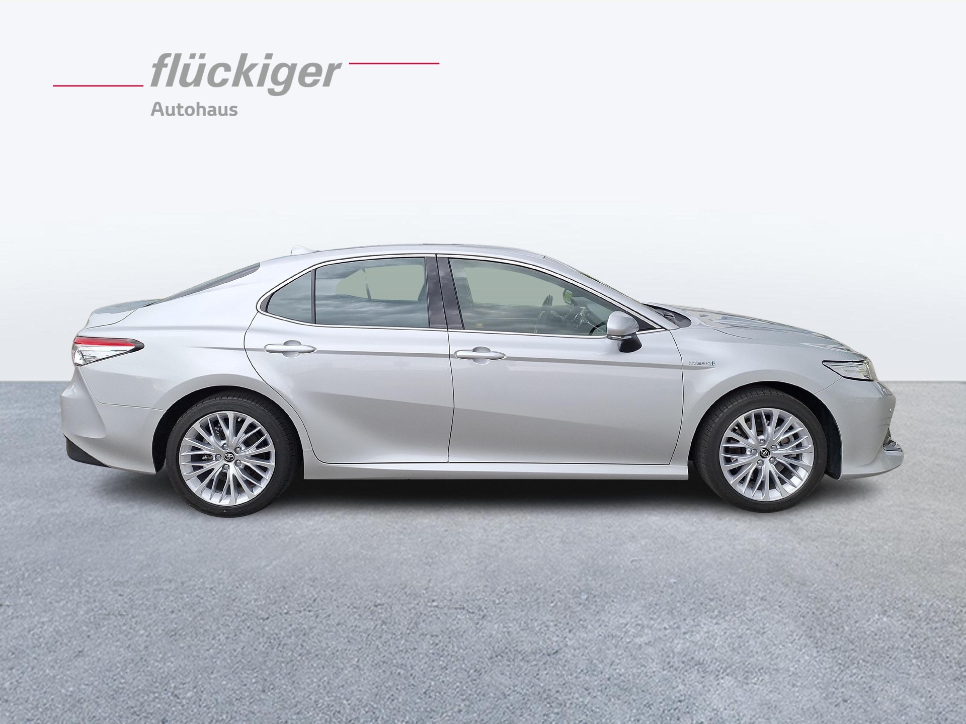 TOYOTA Camry 2.5 HSD Premium-showroom-element-3