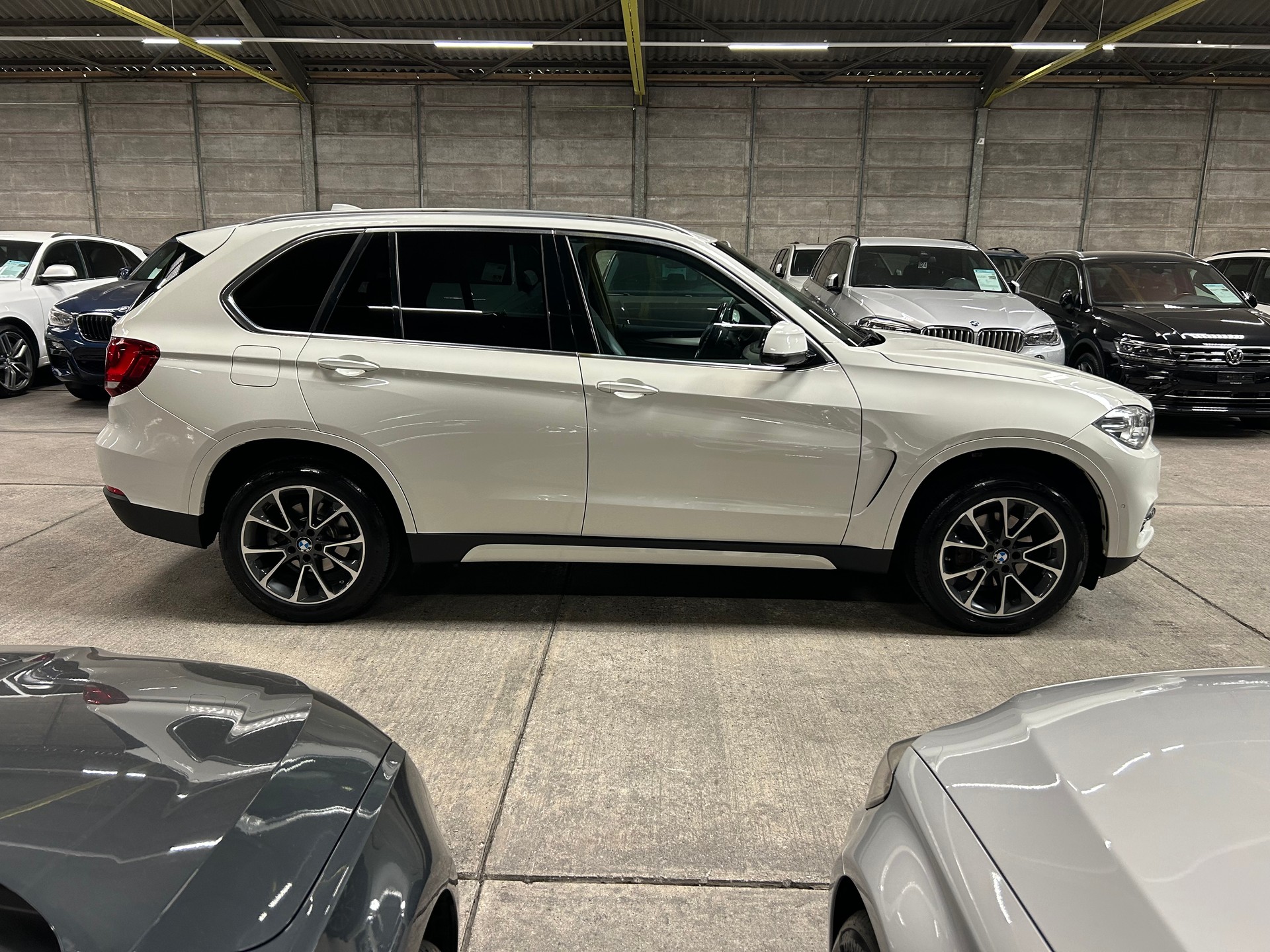 BMW X5 xDrive 25d Steptronic-showroom-element-2