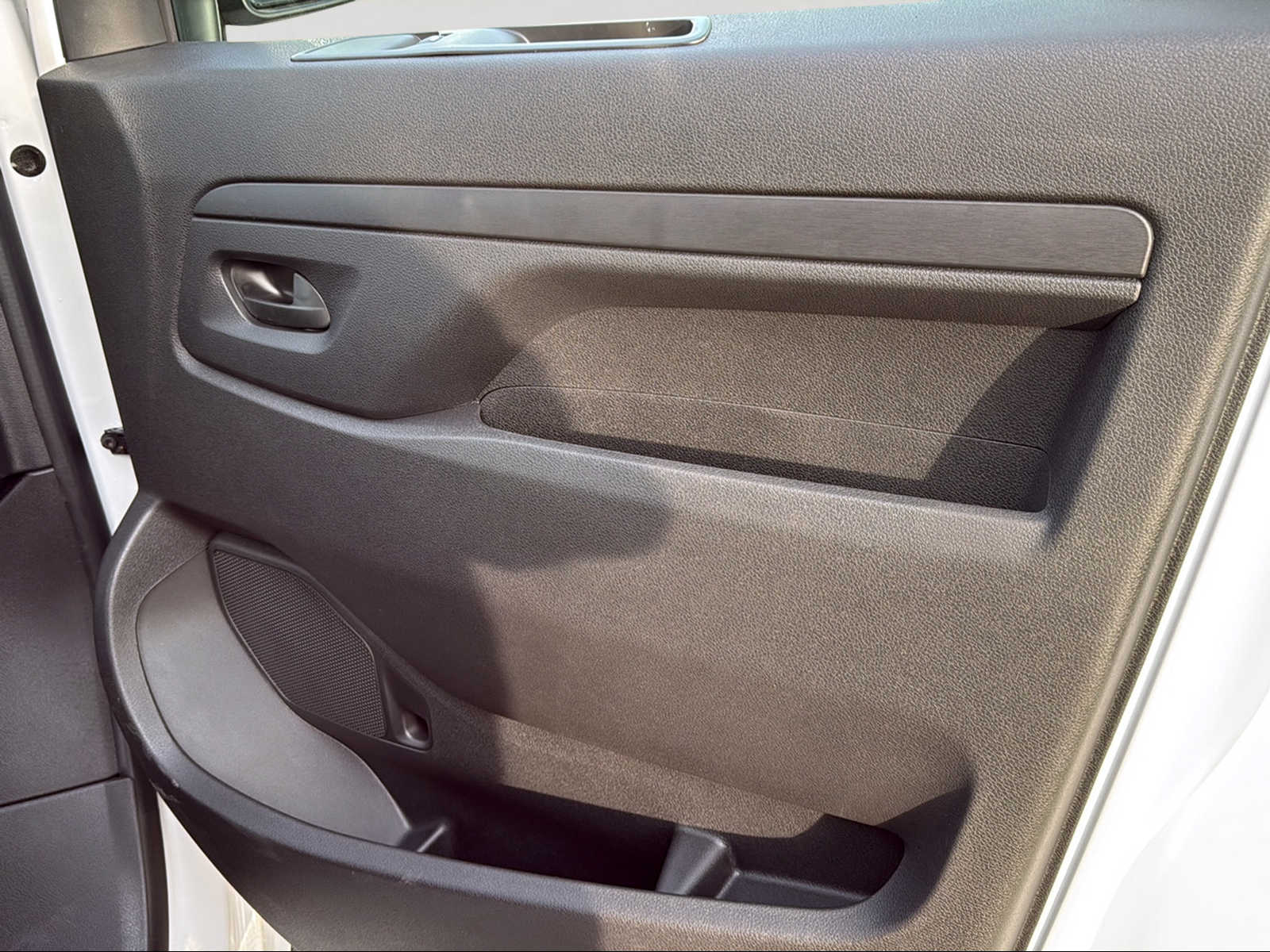 PEUGEOT Expert 2.2 BlueHDi 150 S&S Standard-image-8