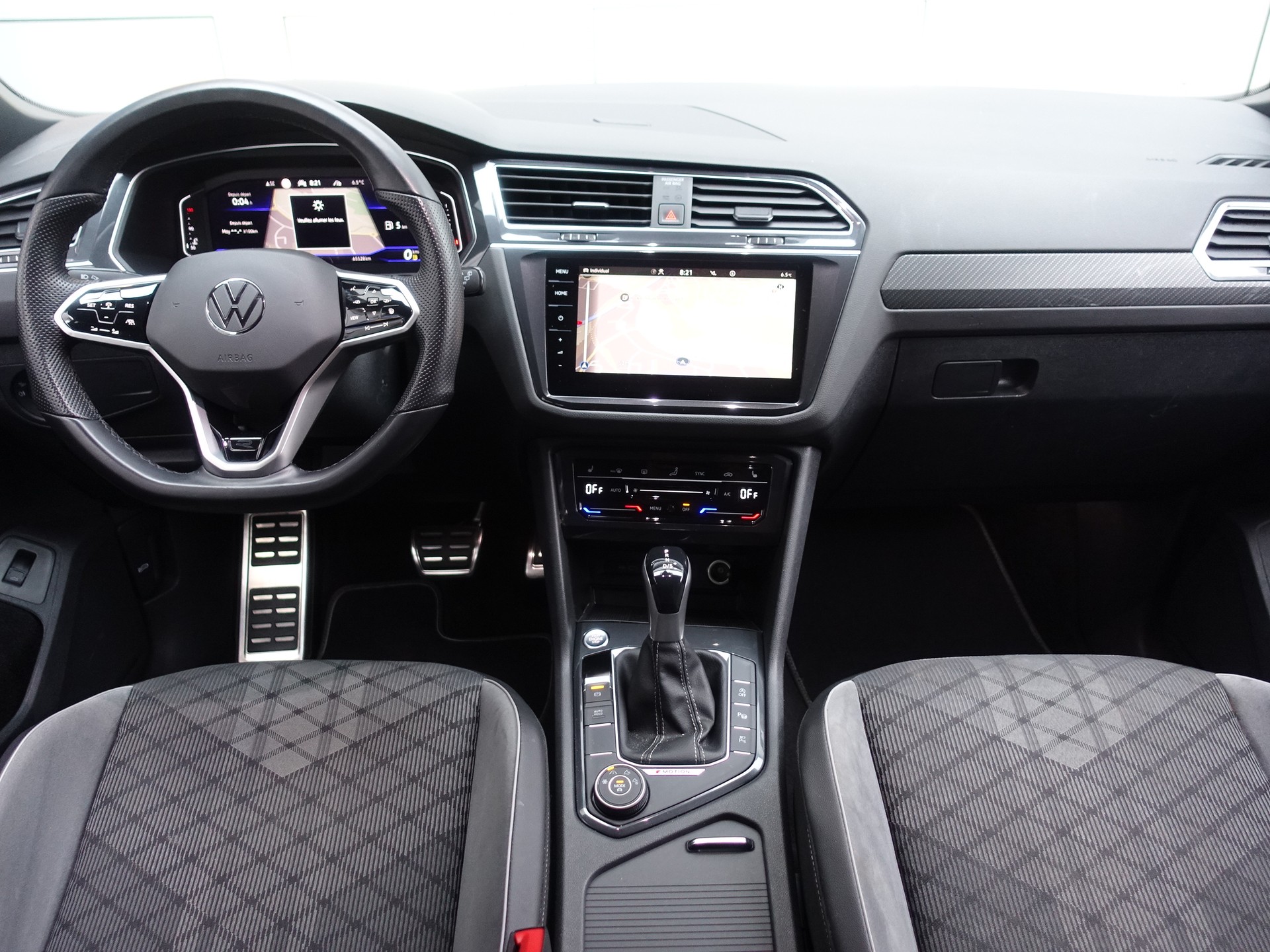 VW Tiguan 2.0TSI R-Line 4Motion DSG-image-10