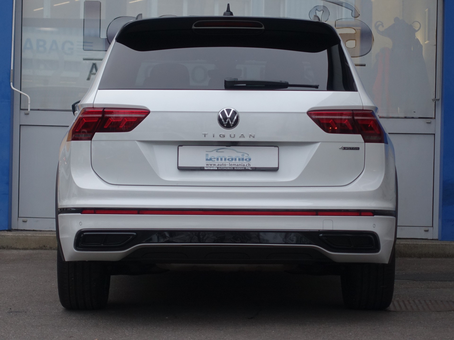 VW Tiguan 2.0TSI R-Line 4Motion DSG-image-5