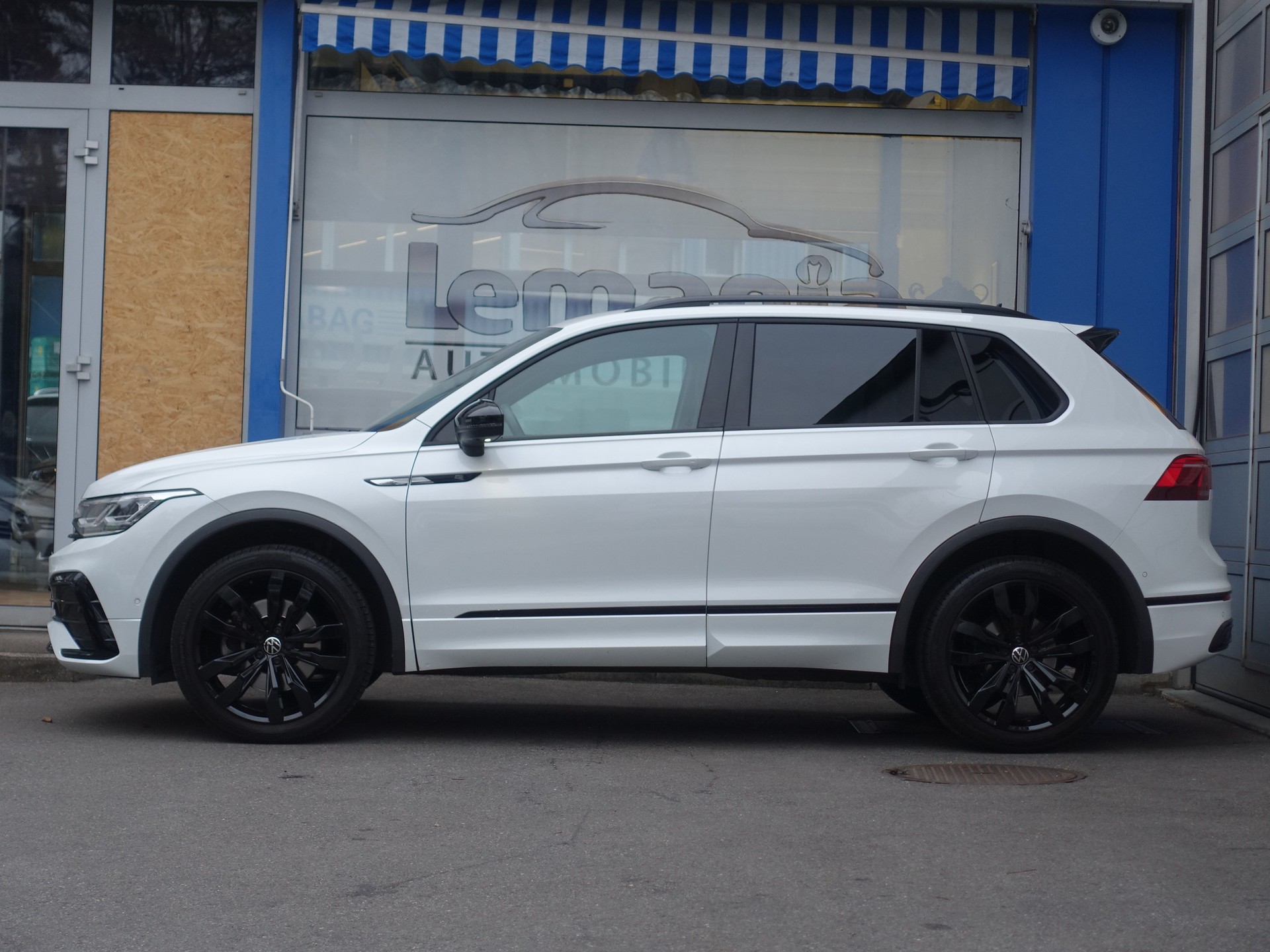 VW Tiguan 2.0TSI R-Line 4Motion DSG-image-6