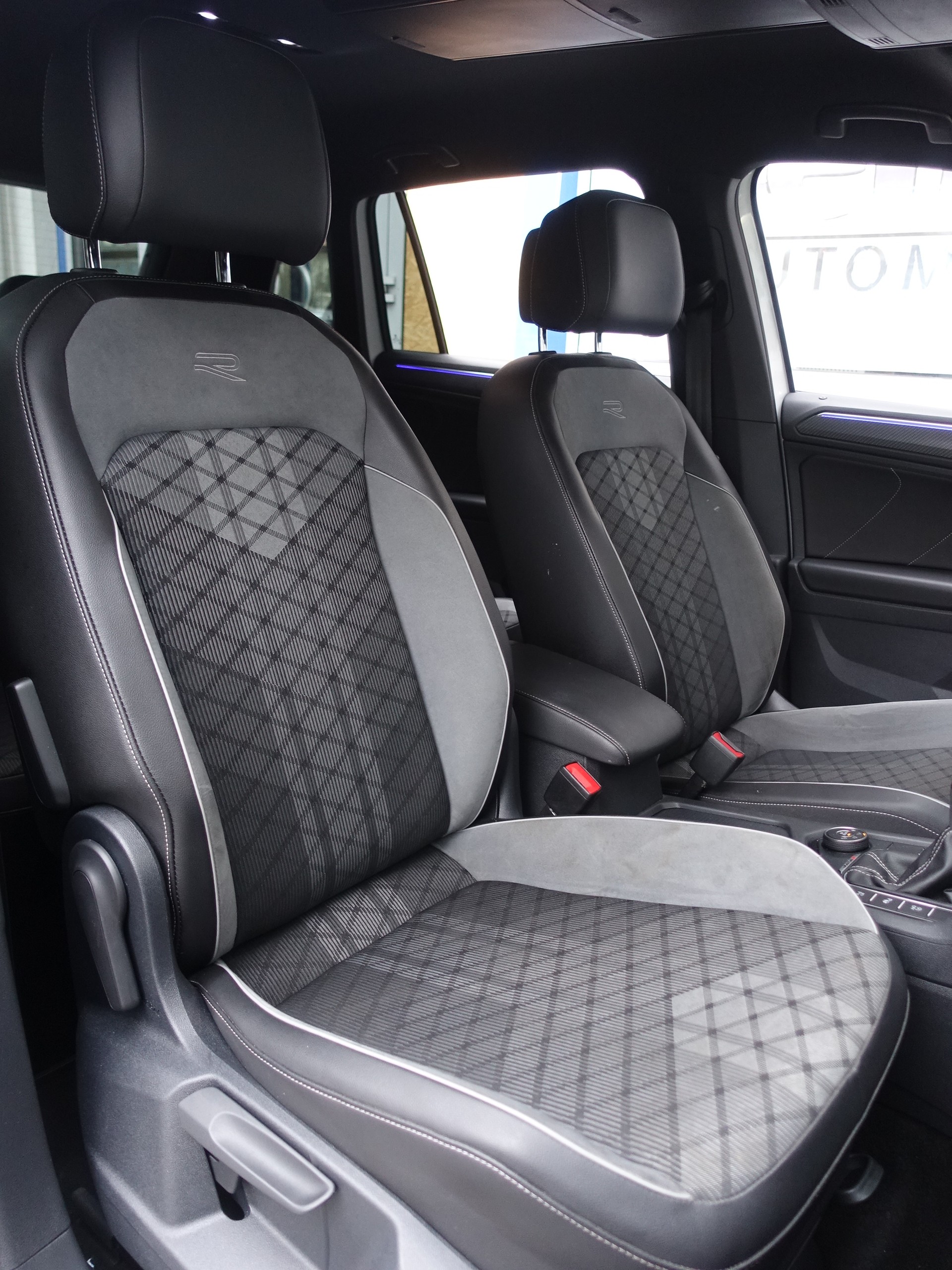 VW Tiguan 2.0TSI R-Line 4Motion DSG-image-9