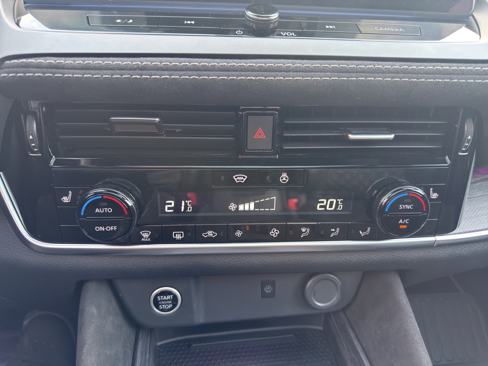 NISSAN Qashqai 1.3 DIG-T MHEV Tekna+ Xtronic-image-15