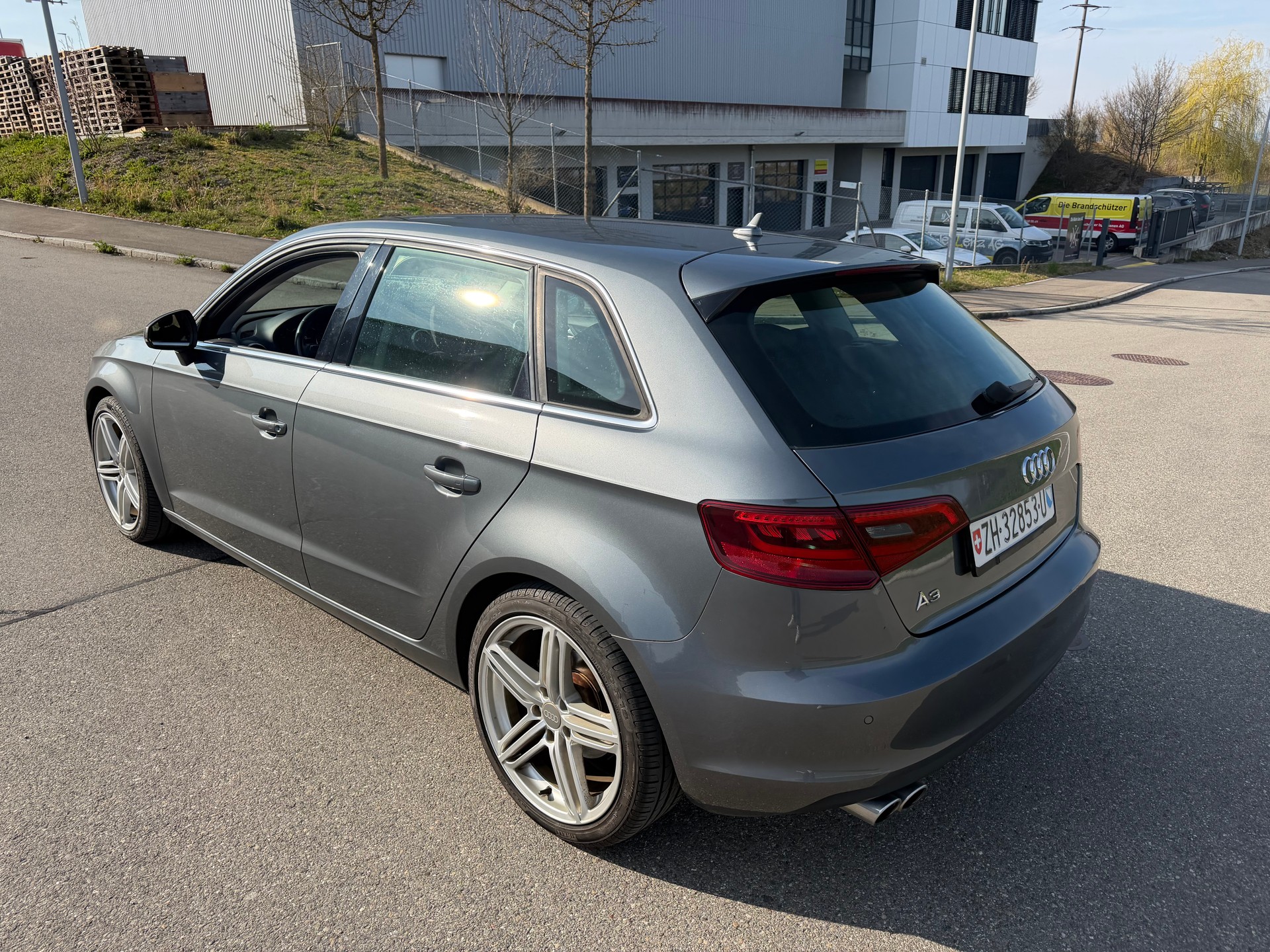 AUDI A3 Sportback 2.0 TDI Ambition-image-2