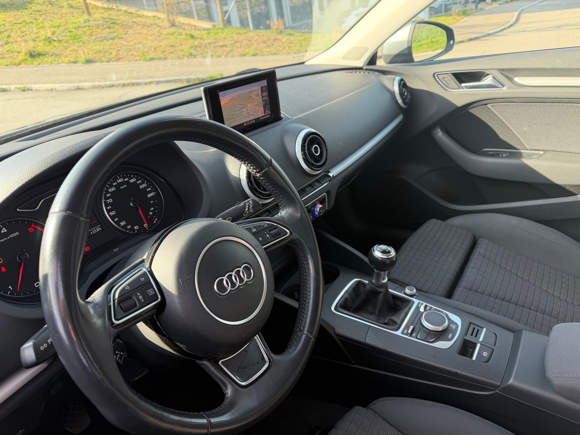 AUDI A3 Sportback 2.0 TDI Ambition-image-4