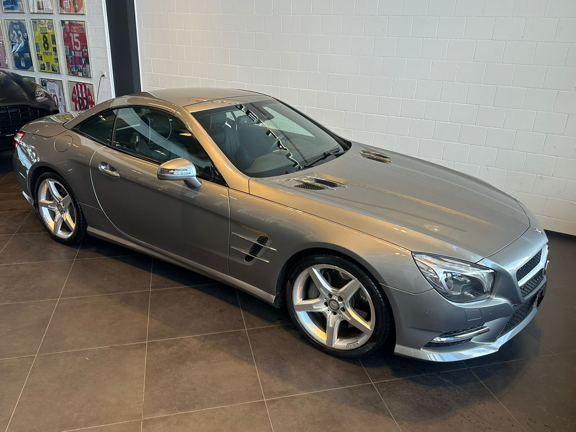 MERCEDES-BENZ SL 350 7G-Tronic-showroom-element-3