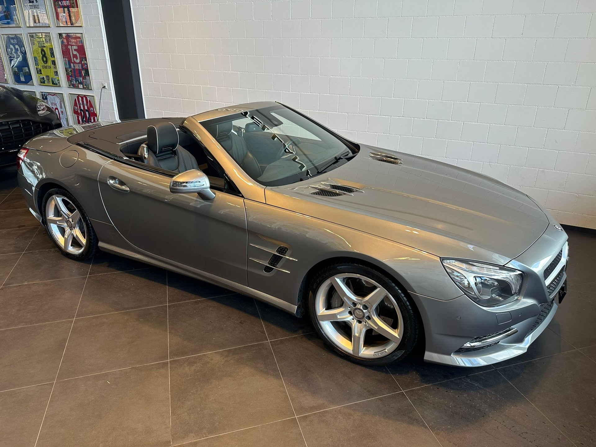 MERCEDES-BENZ SL 350 7G-Tronic-showroom-element-2