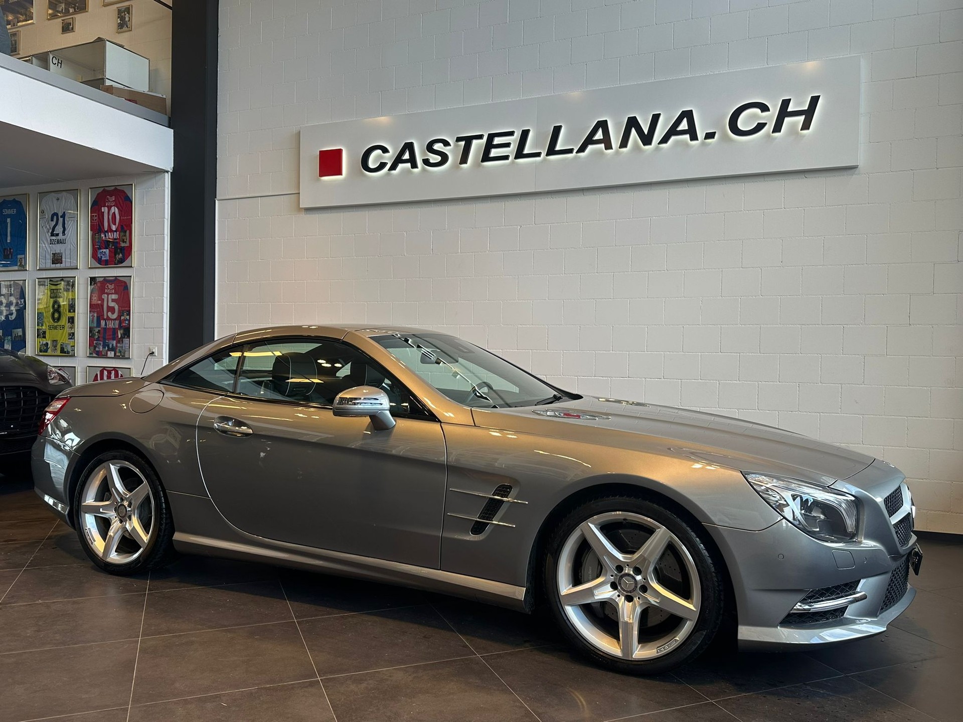 MERCEDES-BENZ SL 350 7G-Tronic-showroom-element-1