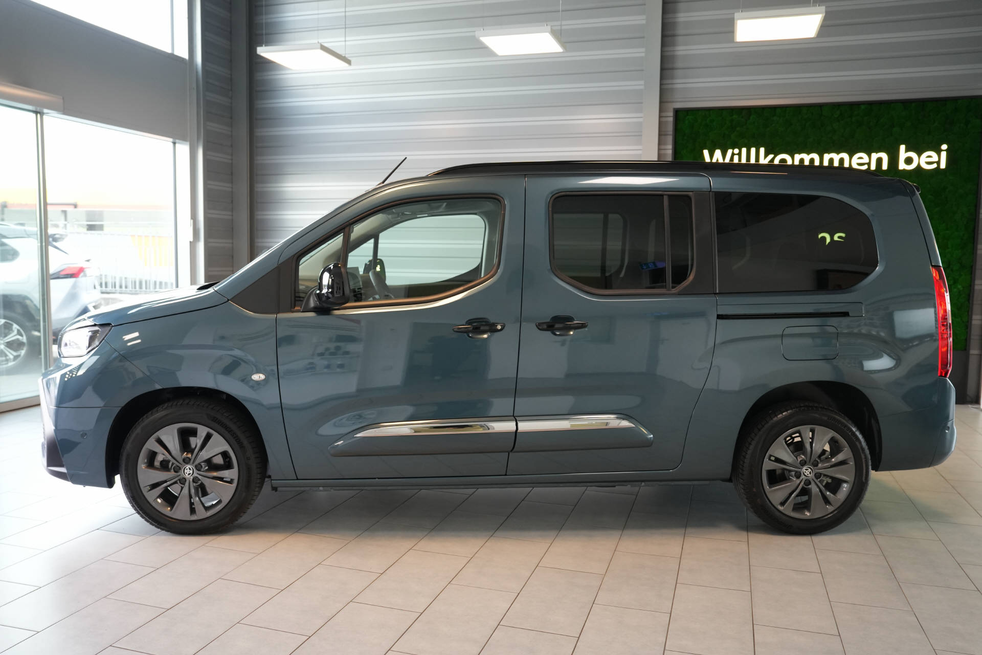 TOYOTA Proace City Verso L2 1.5 HDi 130 Style-image-6