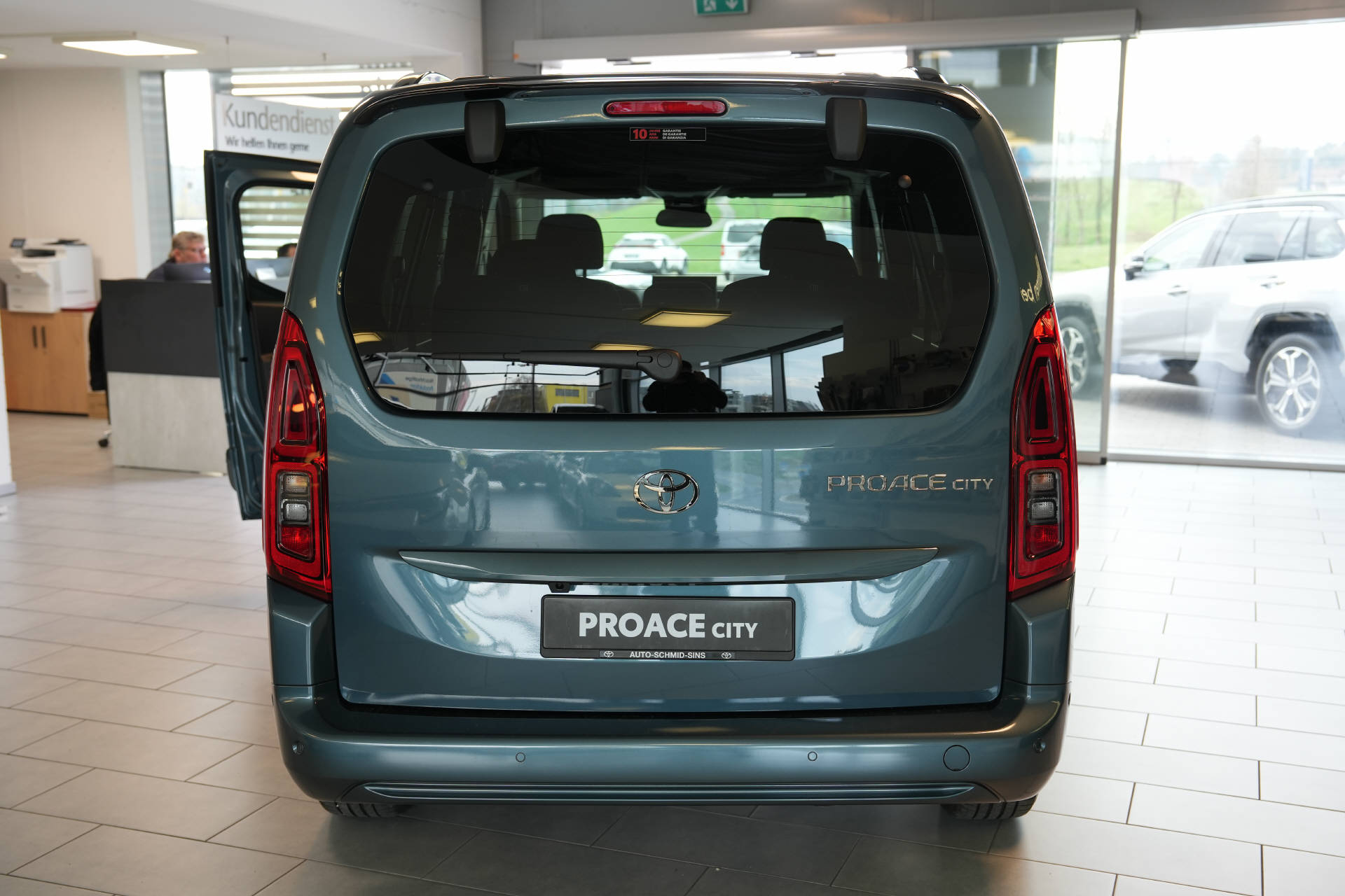 TOYOTA Proace City Verso L2 1.5 HDi 130 Style-image-10