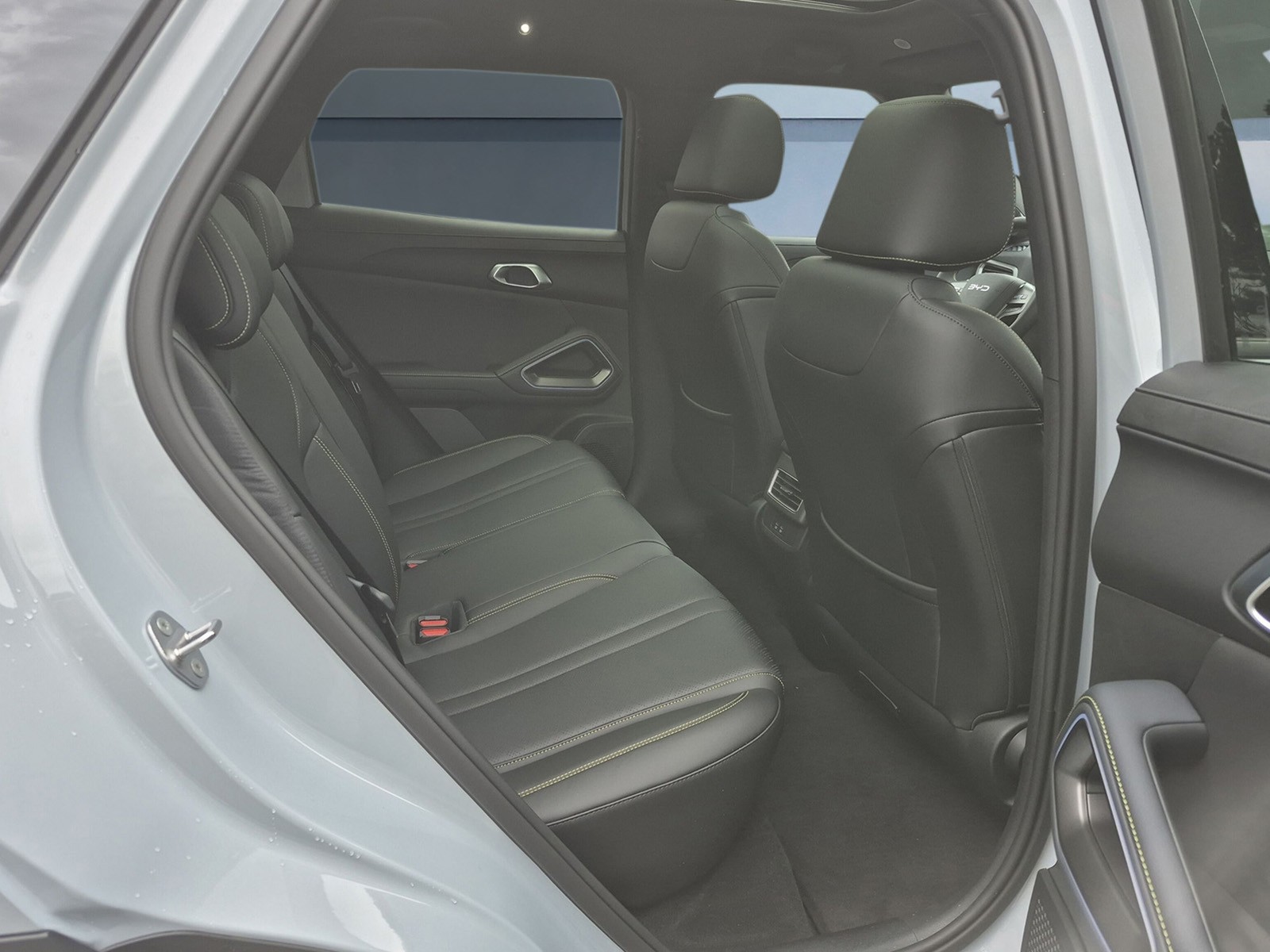 BYD Atto 2 DM-i Boost FWD-image-13