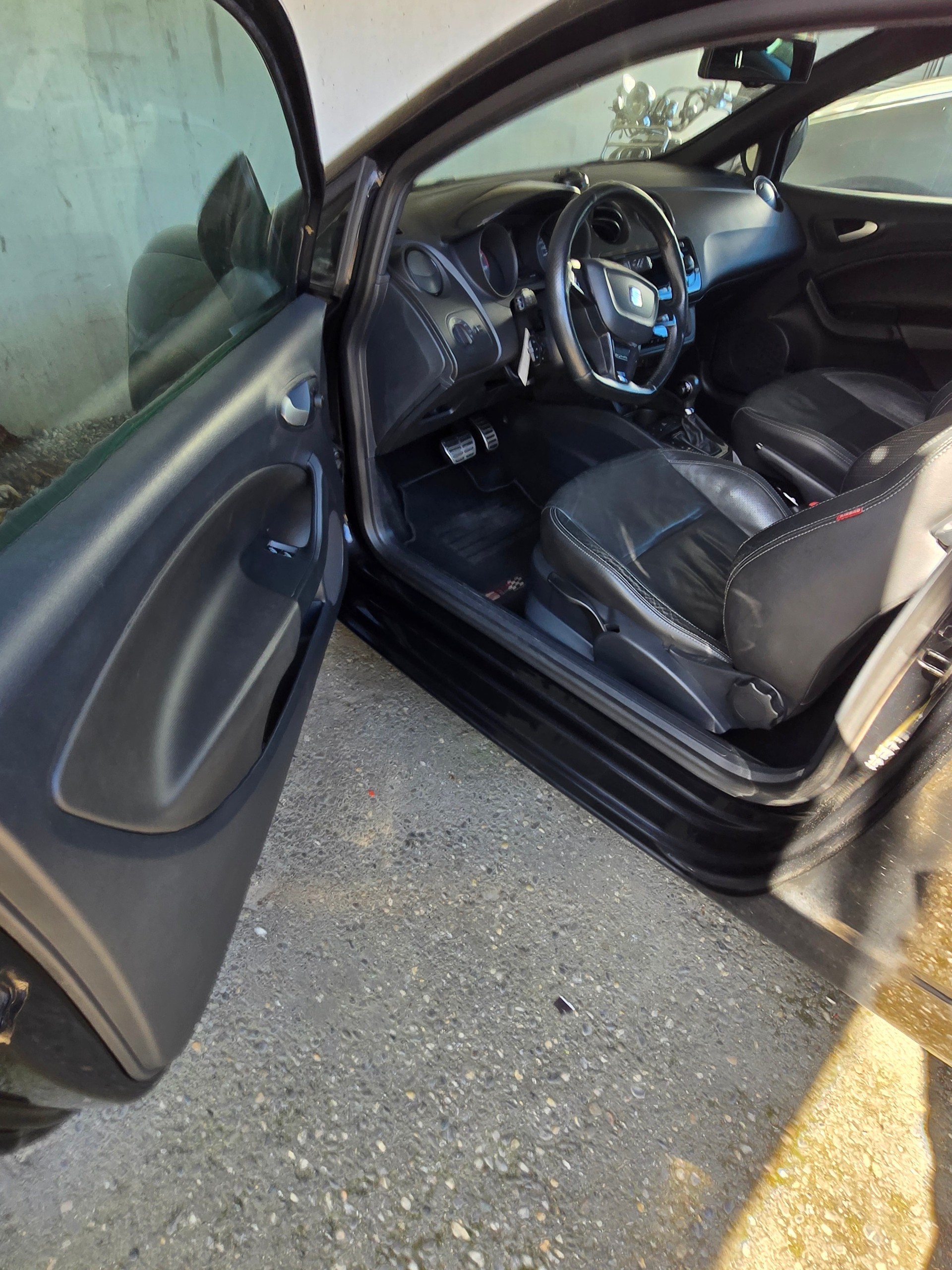 SEAT Ibiza SC 1.4 TSI Cupra R210 Swiss Racing DSG / Frisch ab Mfk-image-12