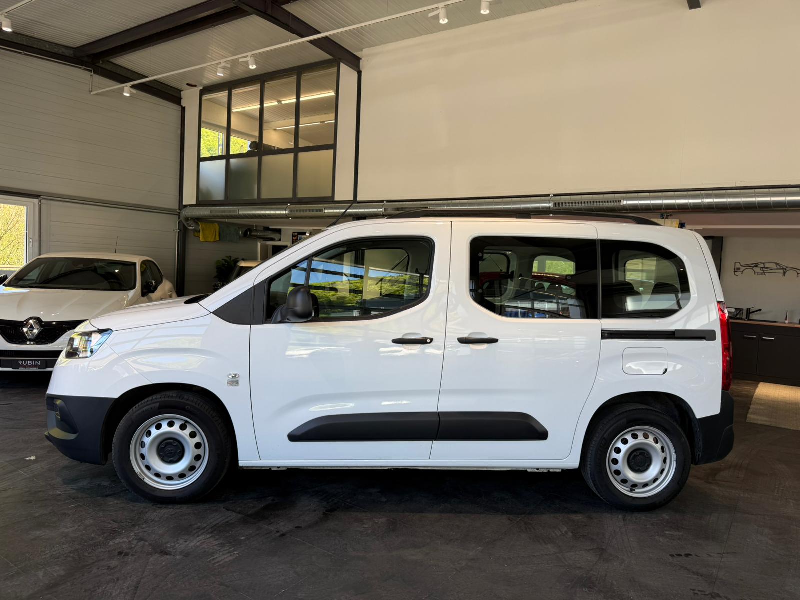TOYOTA Proace City Verso 1.5 Combi Medium-showroom-element-1