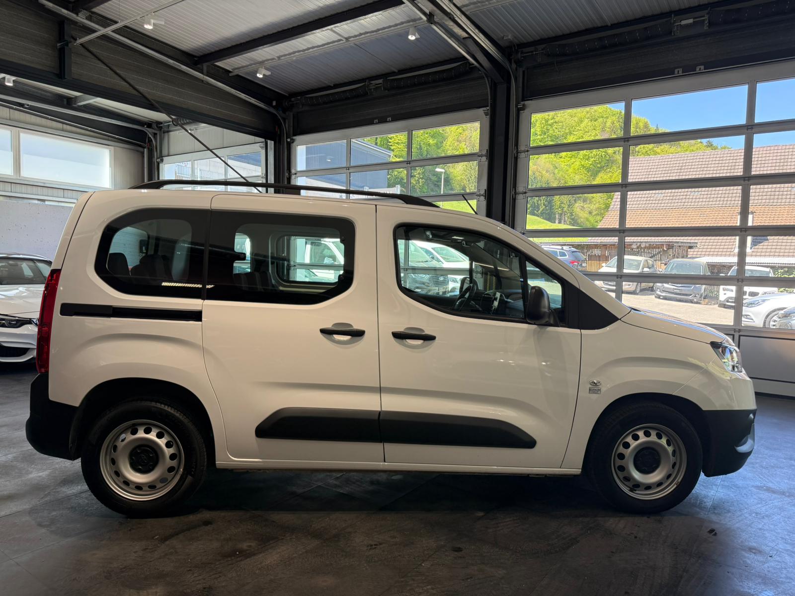 TOYOTA Proace City Verso 1.5 Combi Medium-image-6