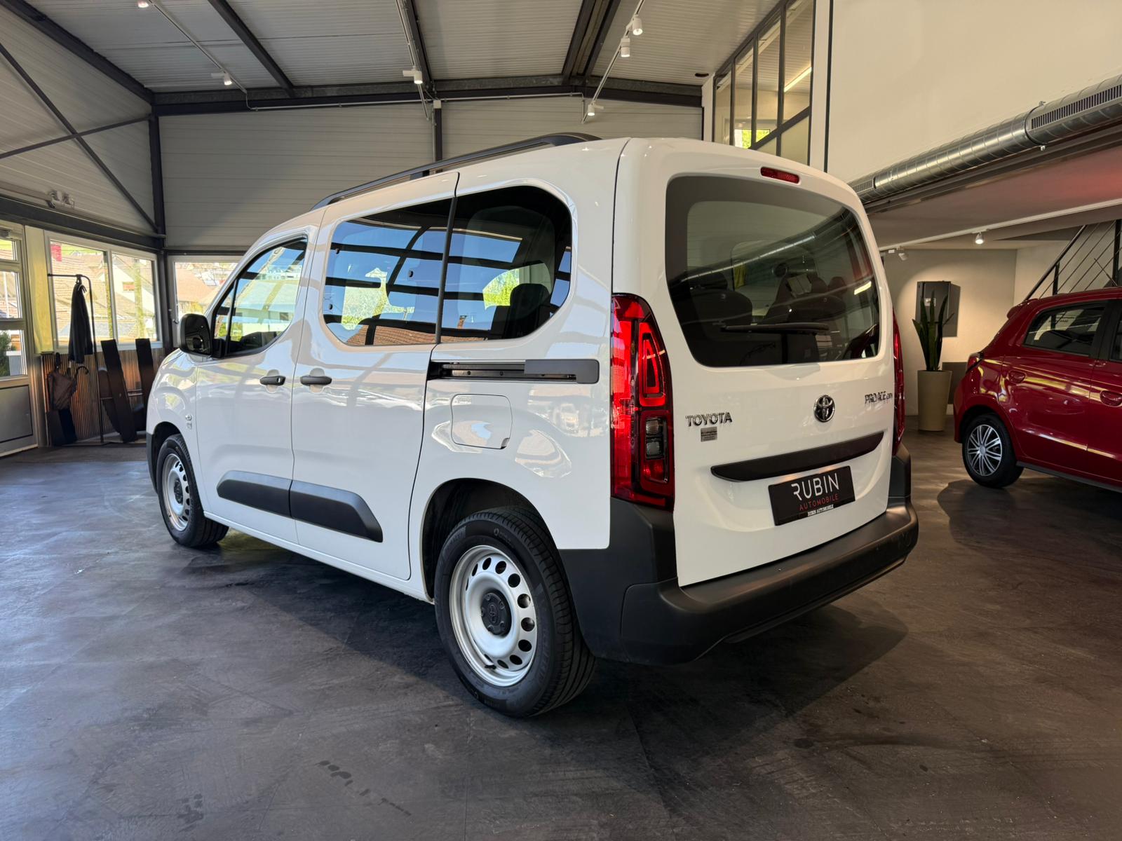 TOYOTA Proace City Verso 1.5 Combi Medium-showroom-element-2