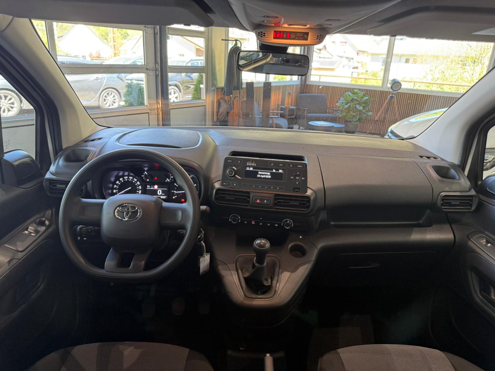 TOYOTA Proace City Verso 1.5 Combi Medium-image-12