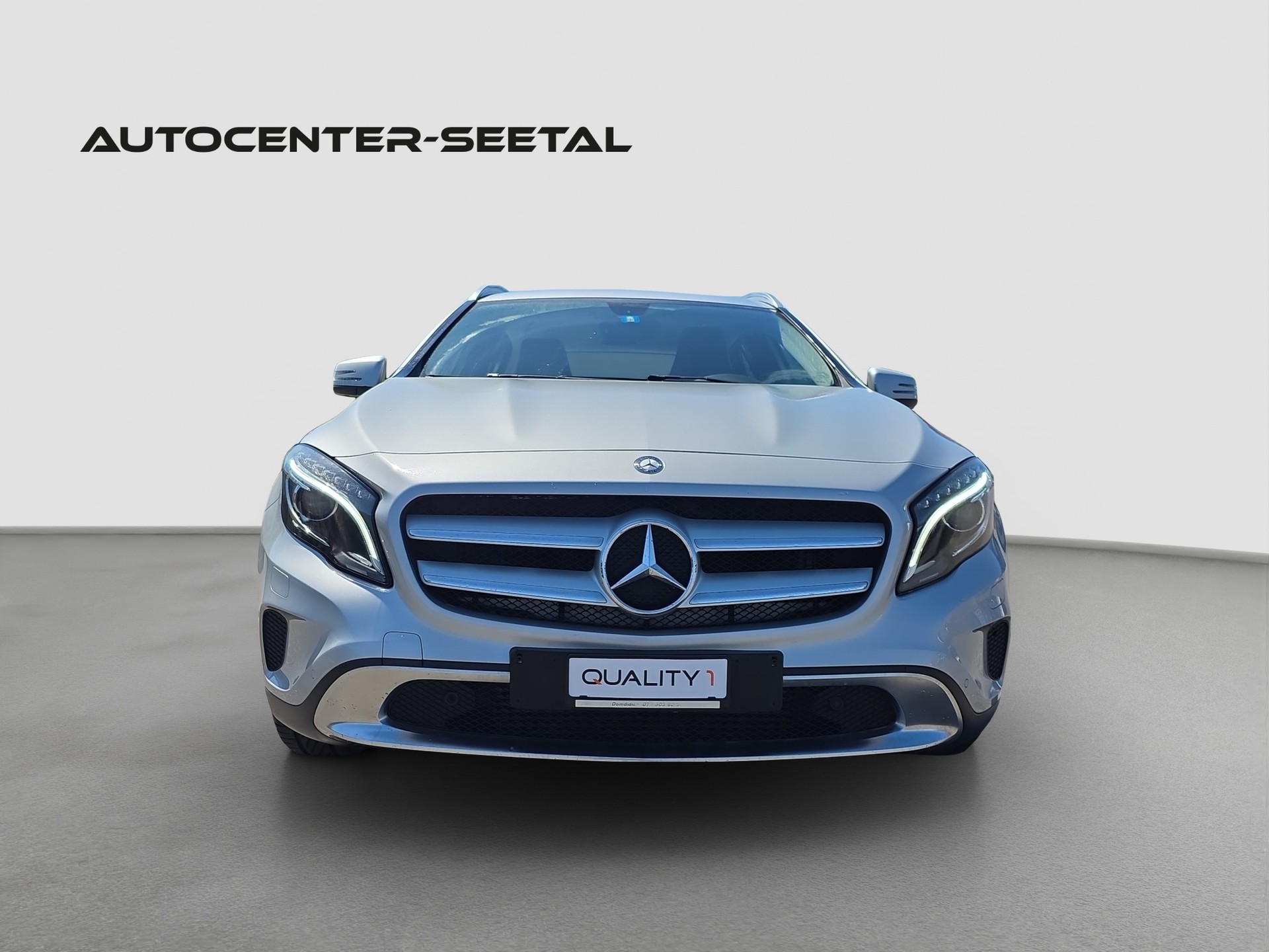 MERCEDES-BENZ GLA 250 Style 4Matic 7G-DCT-image-6