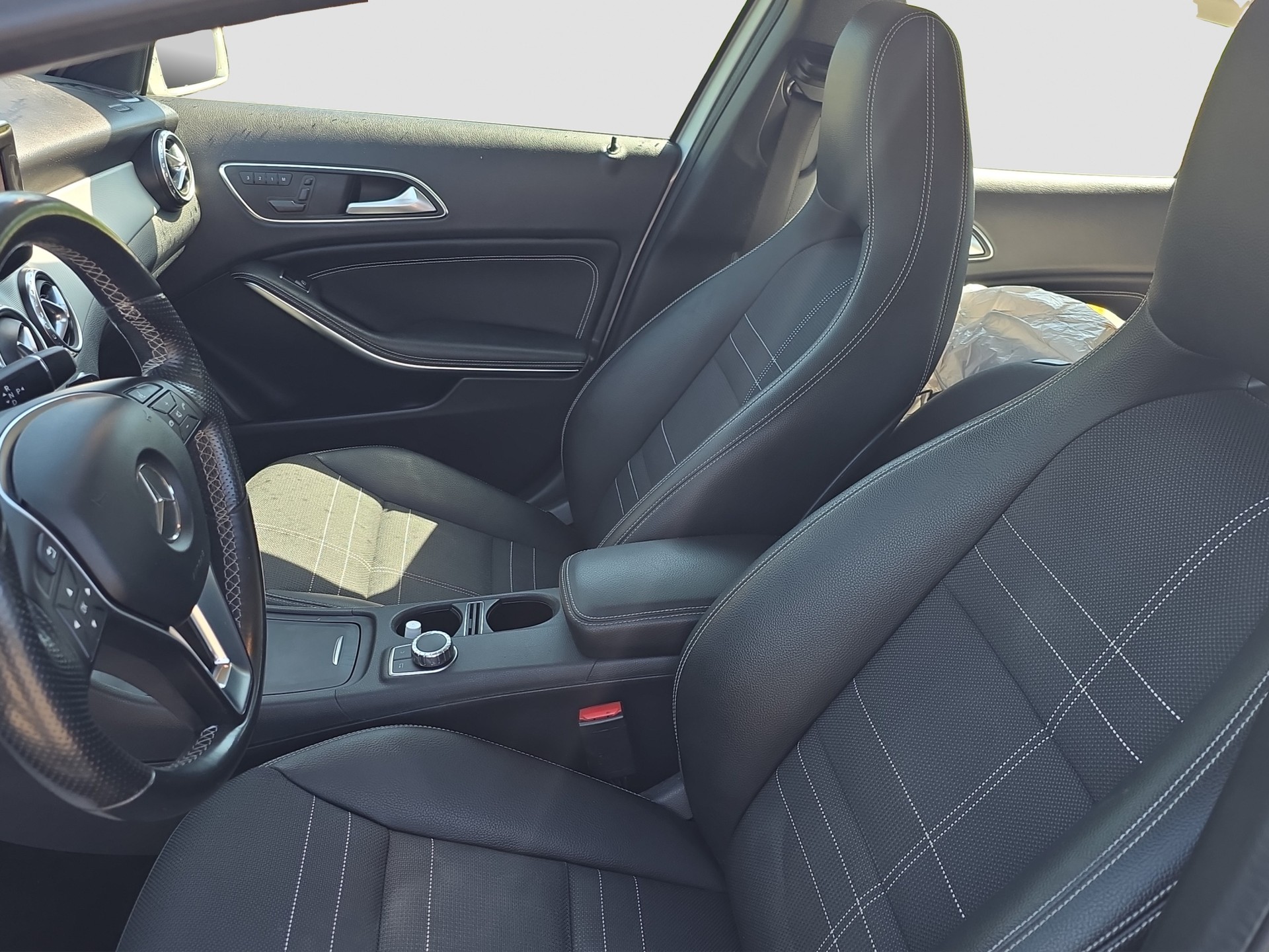 MERCEDES-BENZ GLA 250 Style 4Matic 7G-DCT-image-7