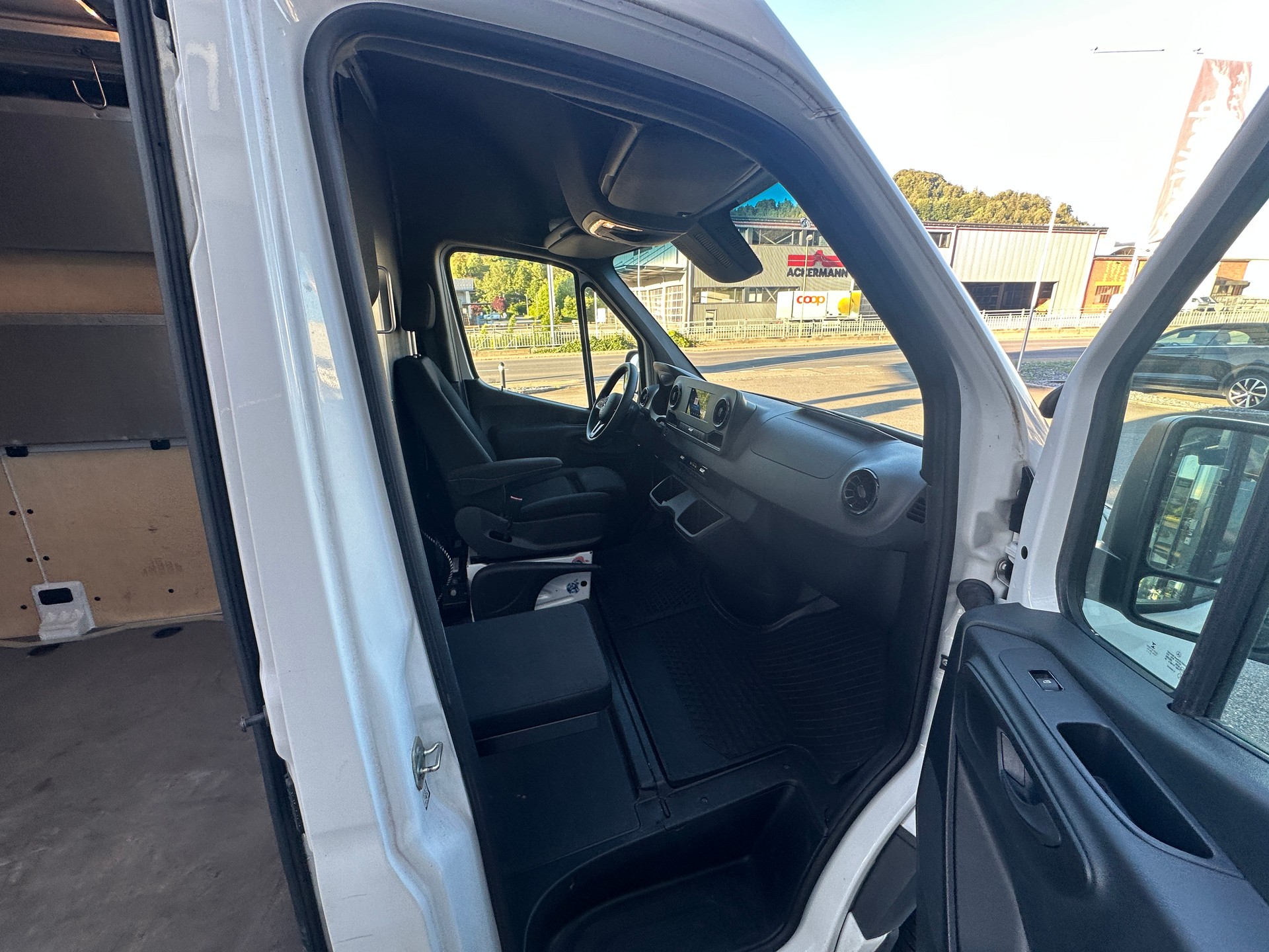 MERCEDES-BENZ Sprinter 315 CDI Standard Worker 9G-TRONIC FWD-image-7