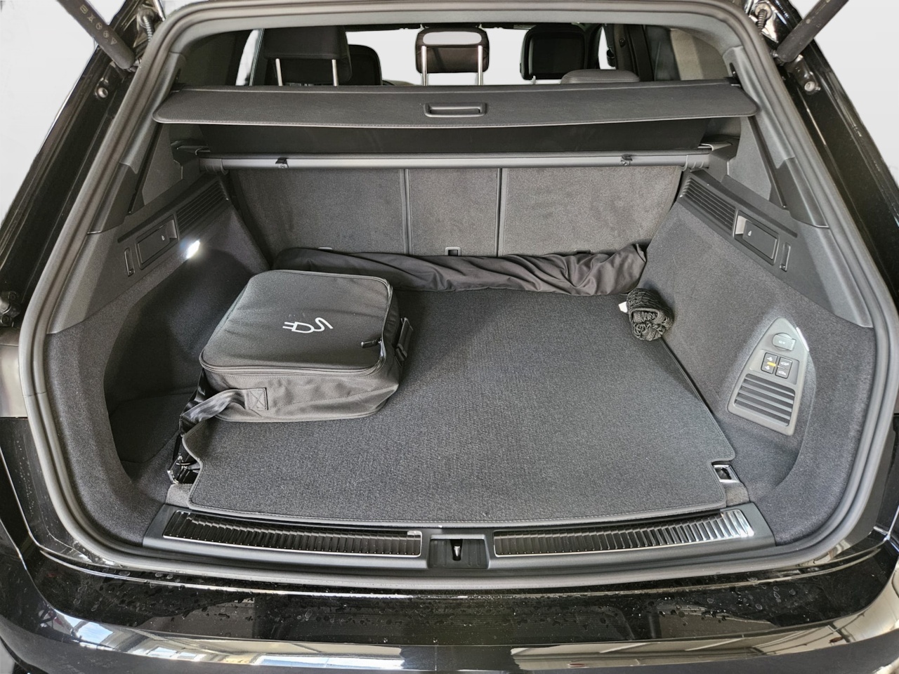VW Touareg 3.0 TSI eHybrid R Final Edition Tiptronic *5 J. Garantie*-image-6