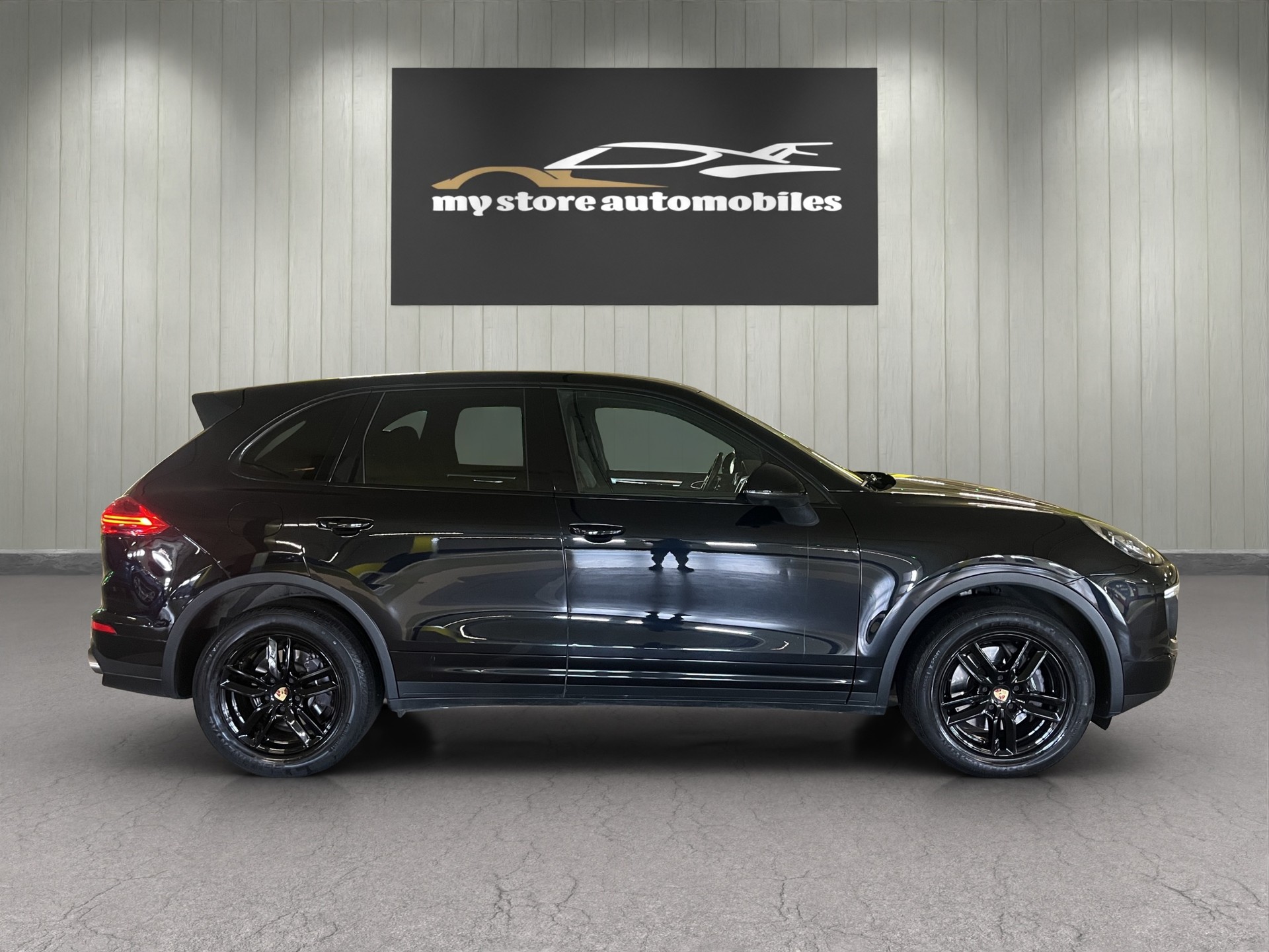 PORSCHE Cayenne-image-0
