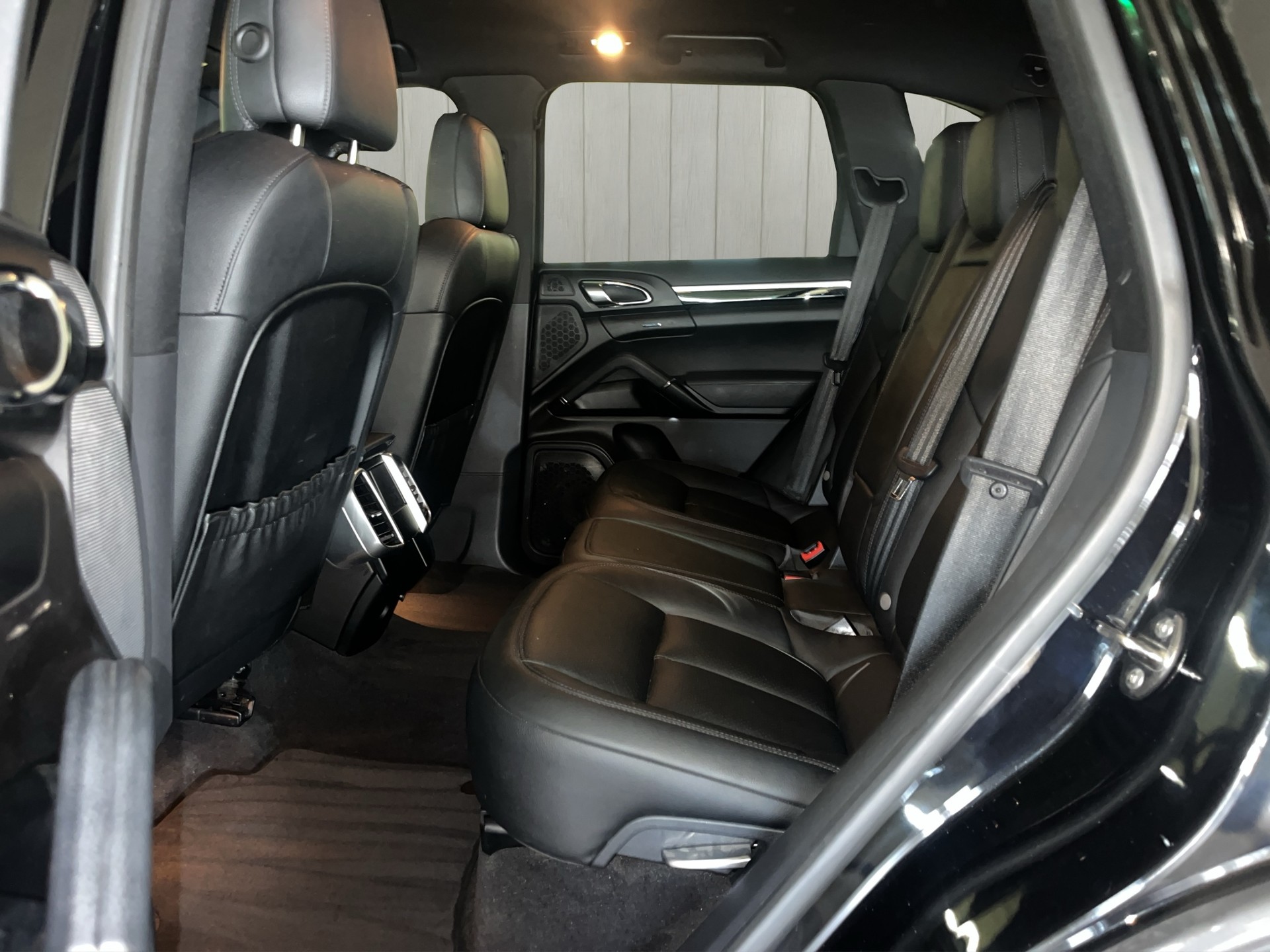 PORSCHE Cayenne-image-14