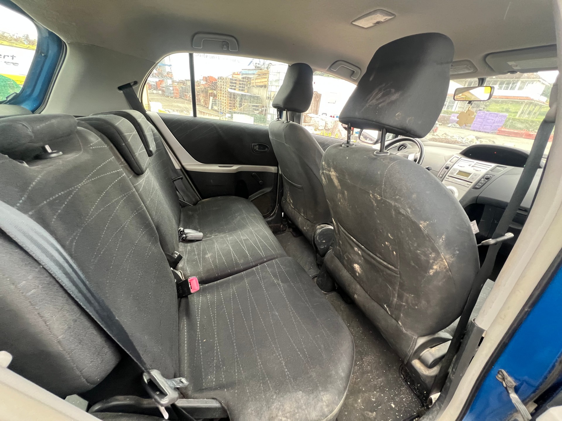 TOYOTA Yaris 1.3 Linea Sol-image-12