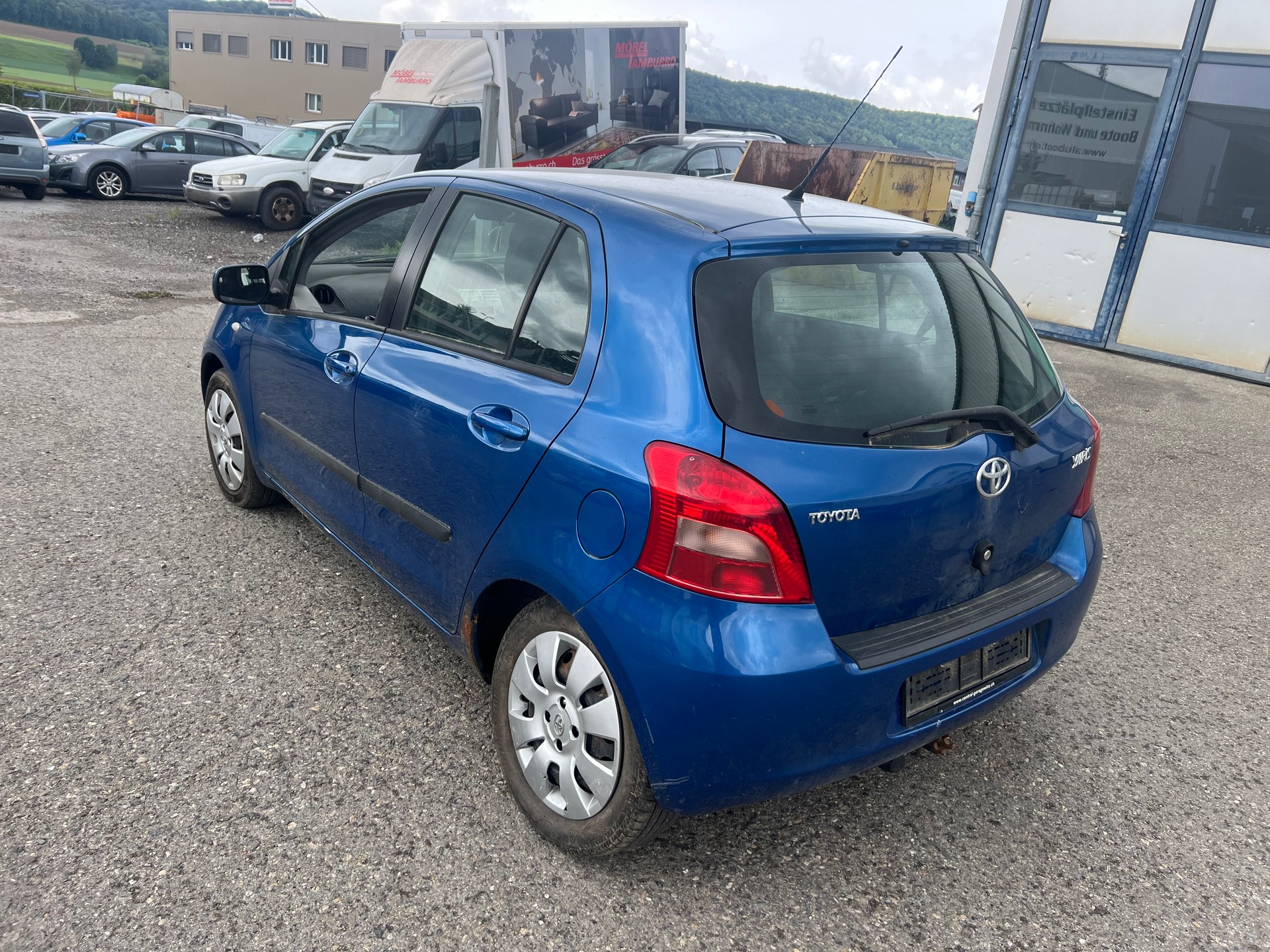 TOYOTA Yaris 1.3 Linea Sol-image-6
