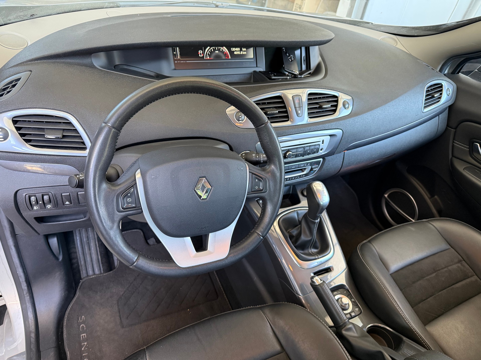 RENAULT Scénic Xmod 1.5 dCi Bose Edition EDC-image-3