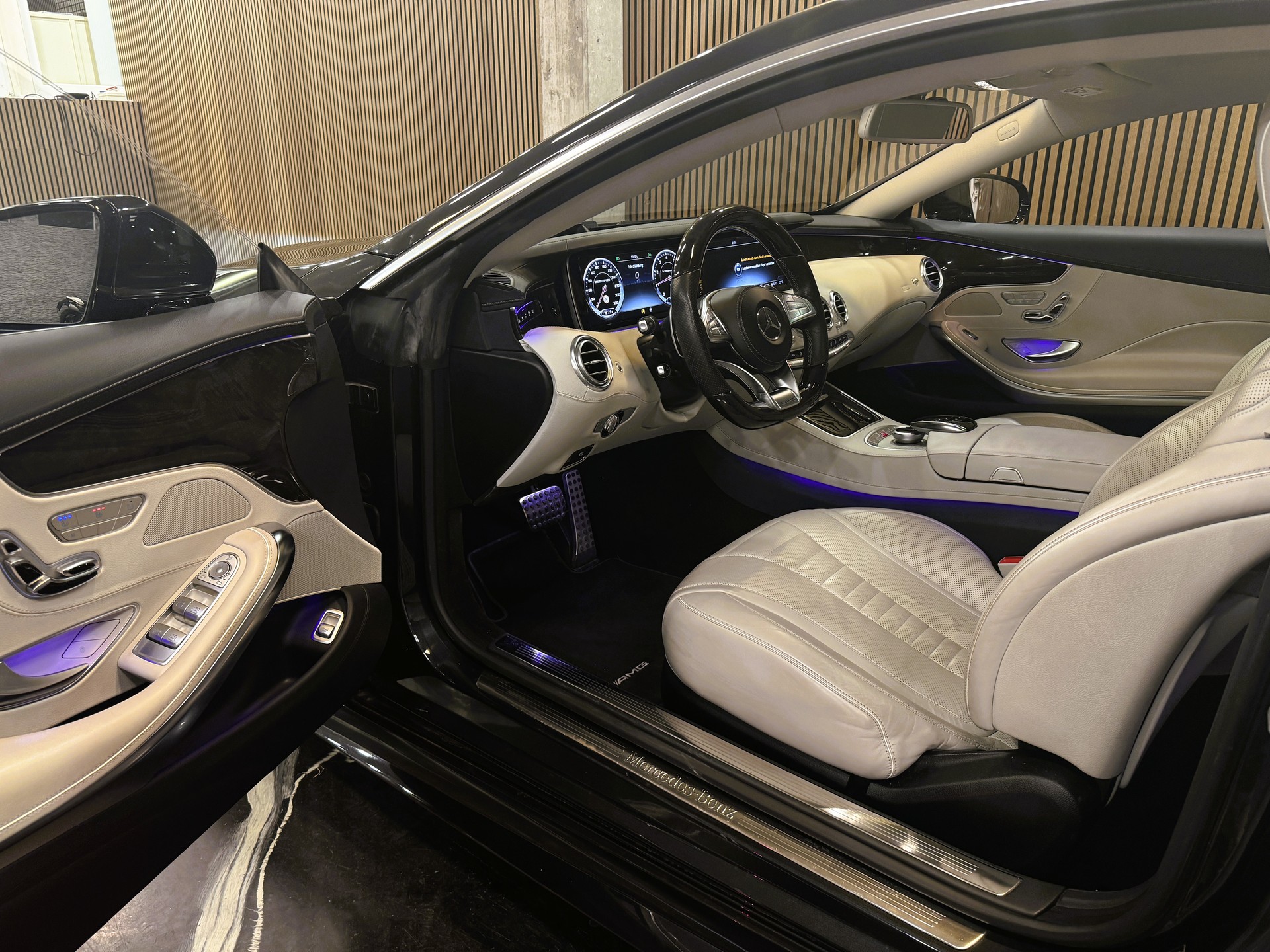 MERCEDES-BENZ S 500 Coupé 4Matic 7G-Tronic-image-8