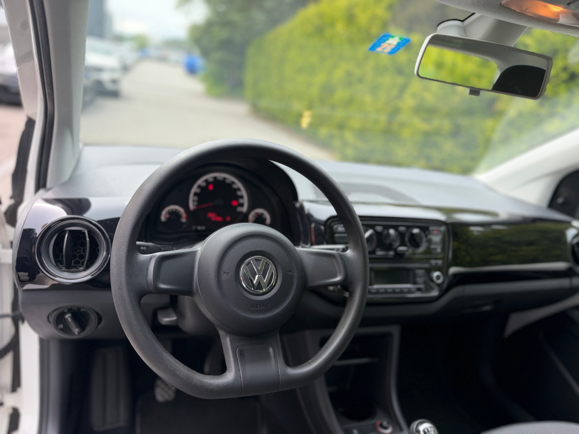 VW Up 1.0 BMT day & night-image-7