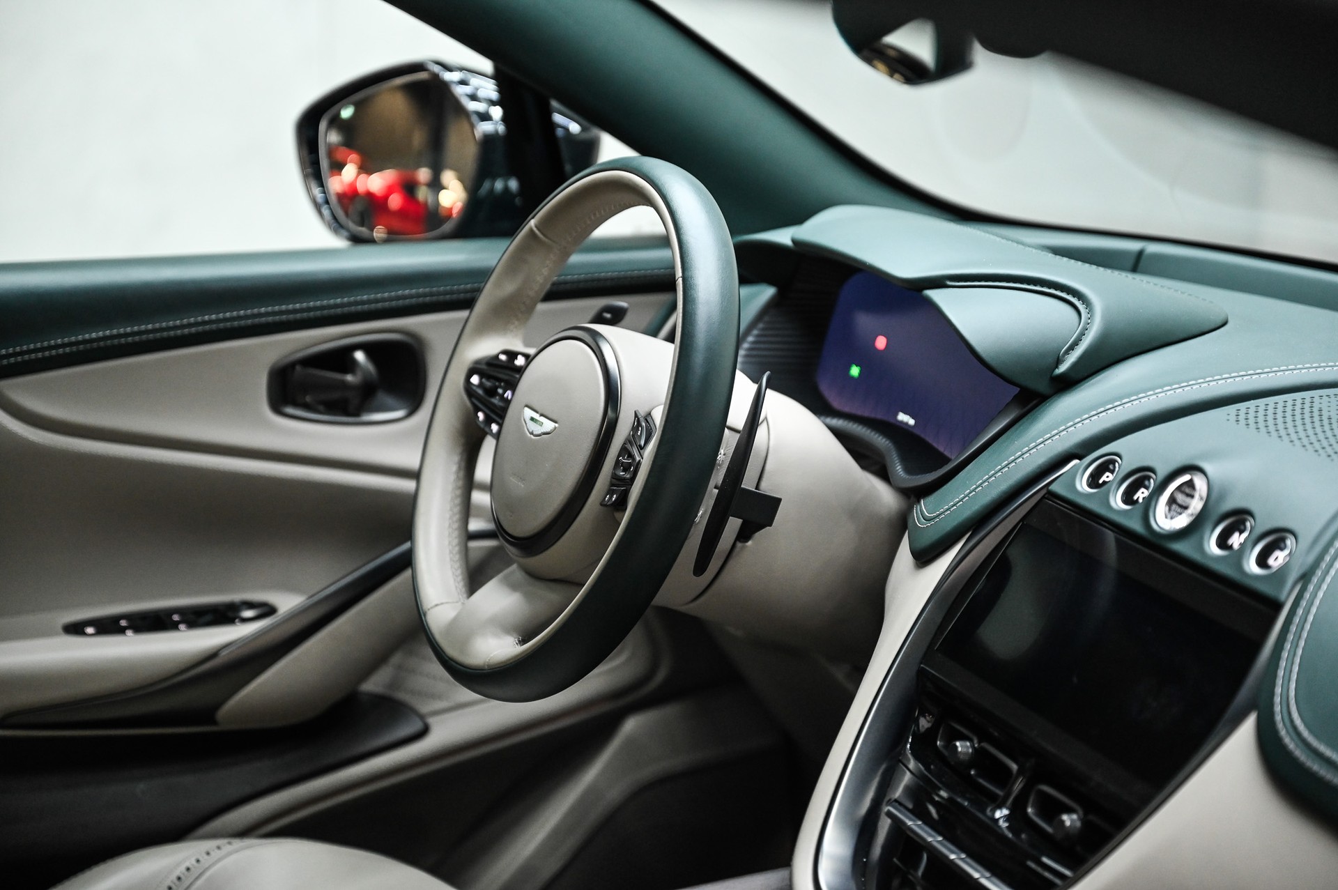 ASTON MARTIN DBX 4.0 V8 Bi-Turbo-image-25