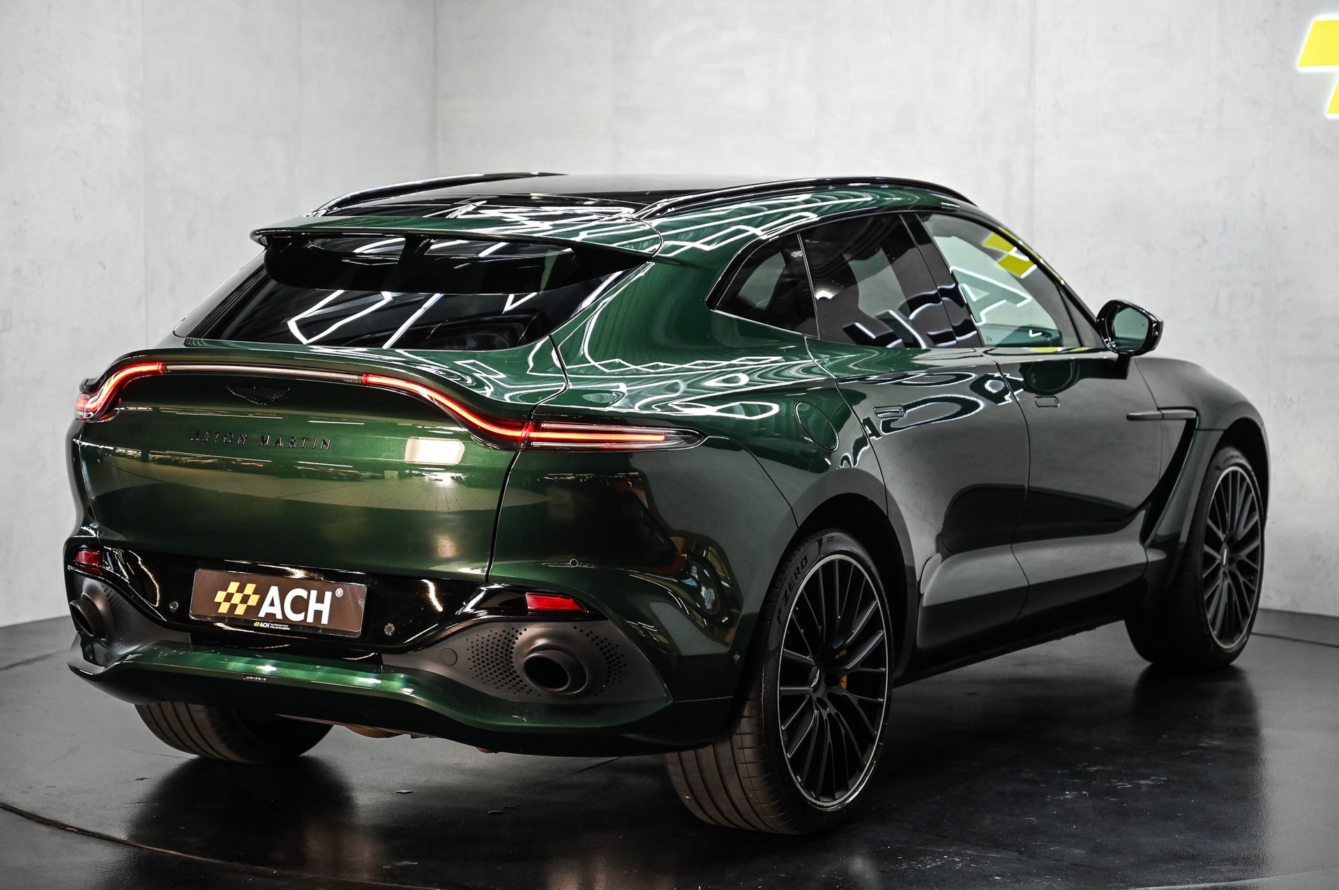 ASTON MARTIN DBX 4.0 V8 Bi-Turbo-image-8