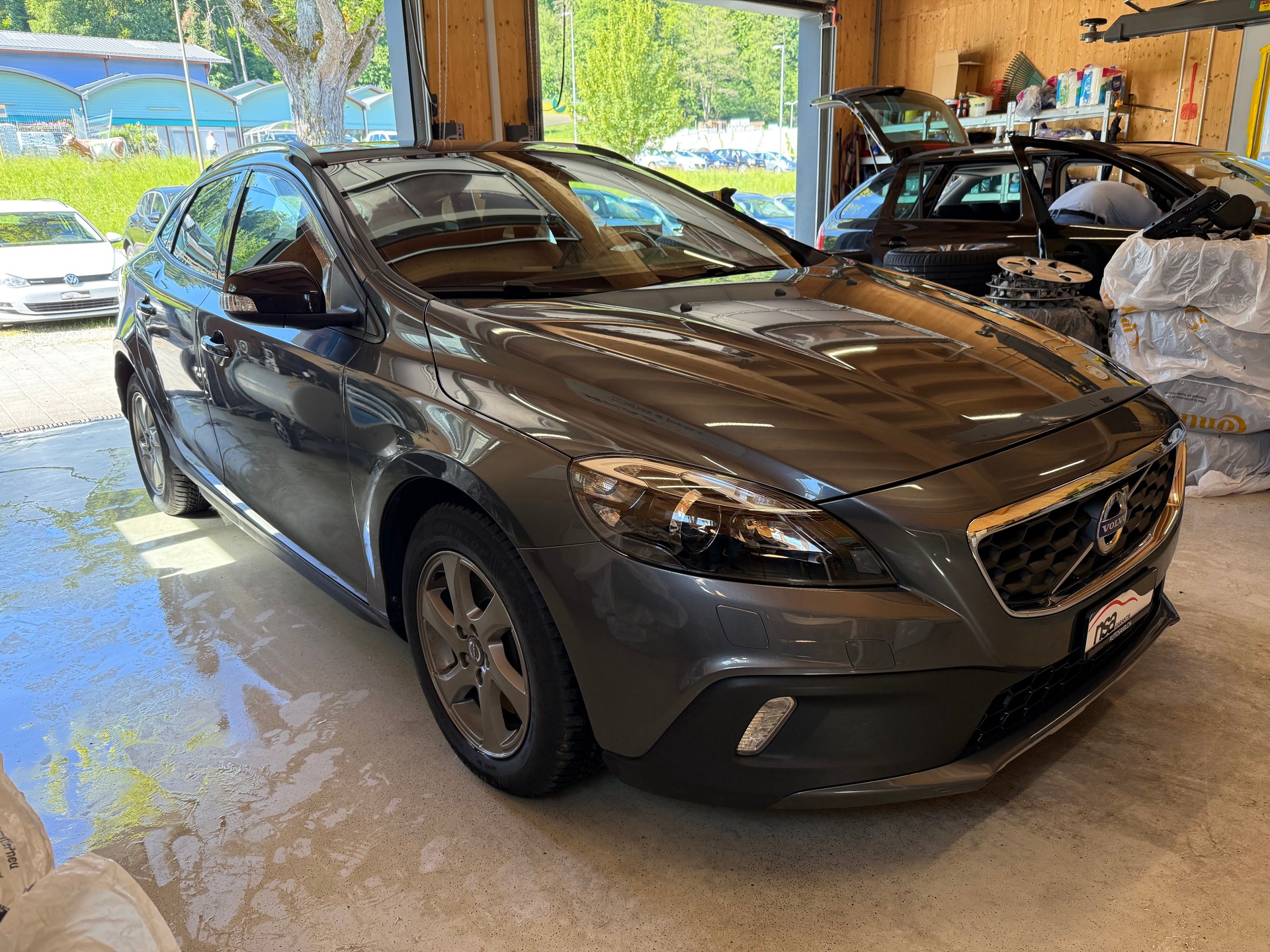 VOLVO V40 Cross Country T4 2.0 AWD Family Ed. Geartr.-showroom-element-2