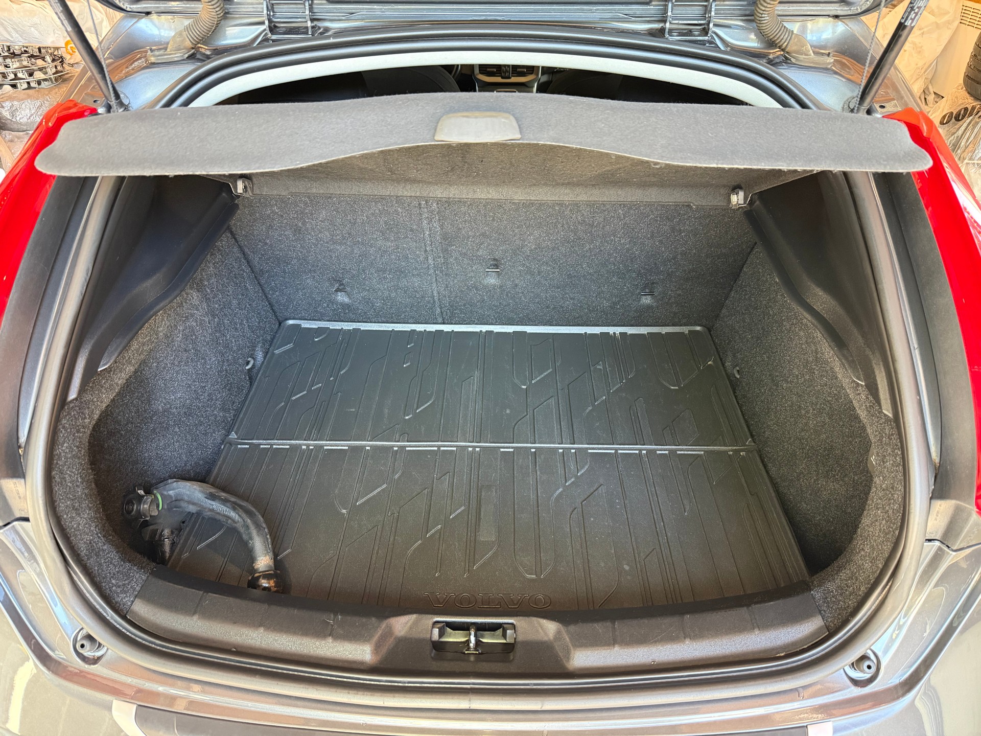 VOLVO V40 Cross Country T4 2.0 AWD Family Ed. Geartr.-image-13
