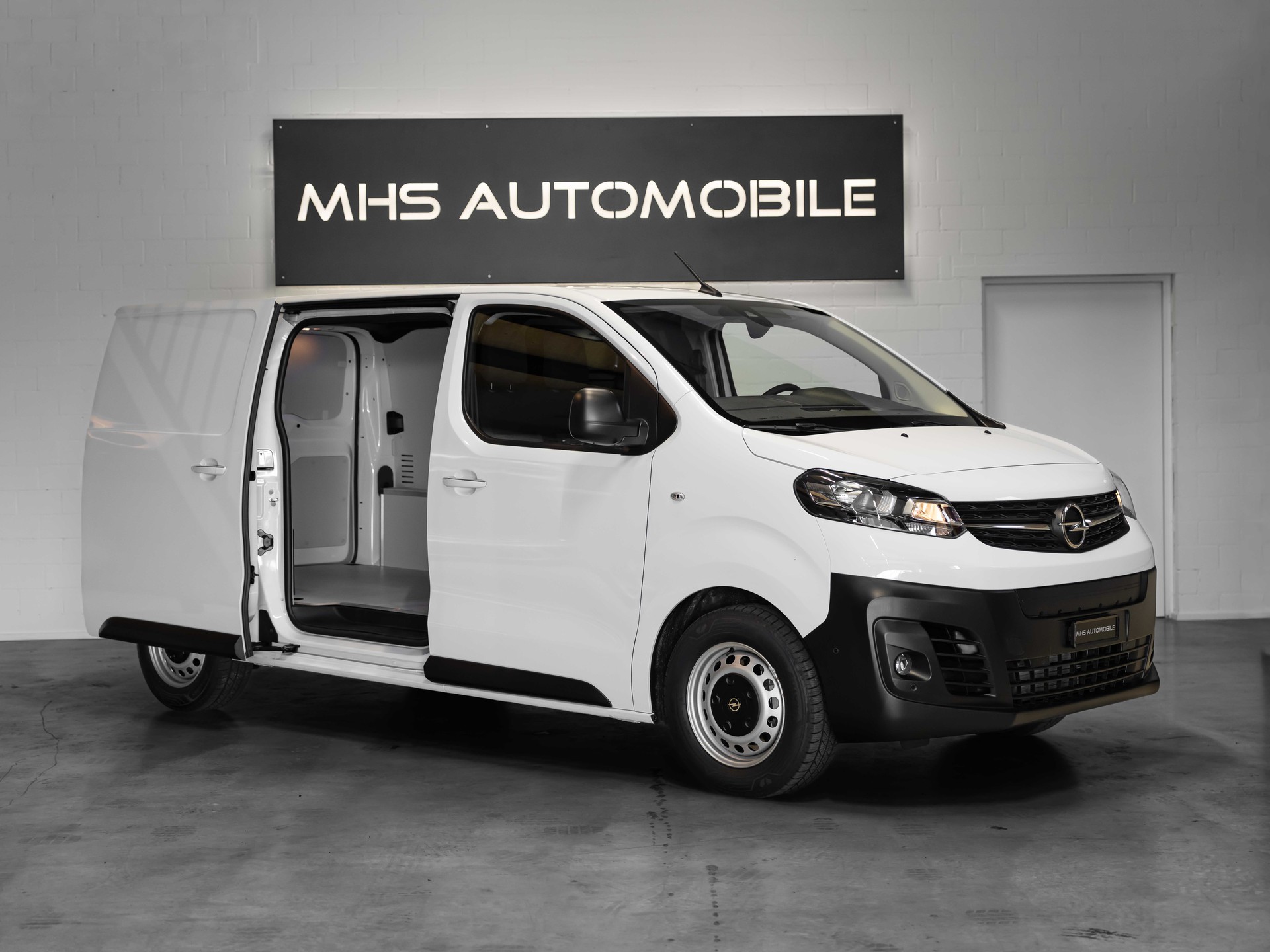 OPEL Vivaro Cargo-e 75 kWh M Blitz-image-6