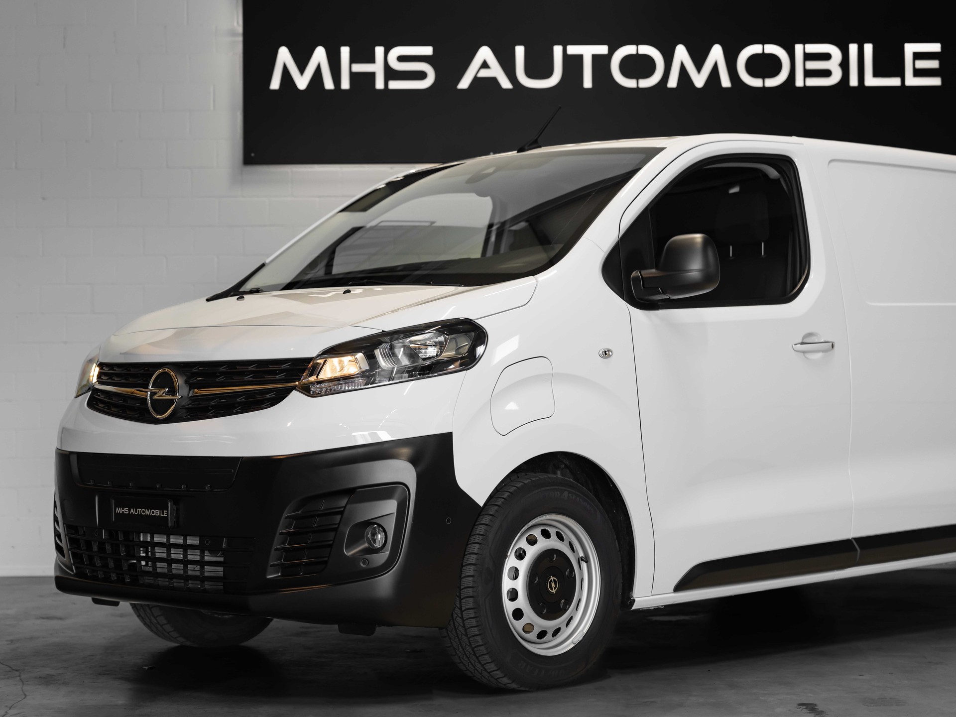 OPEL Vivaro Cargo-e 75 kWh M Blitz-image-11