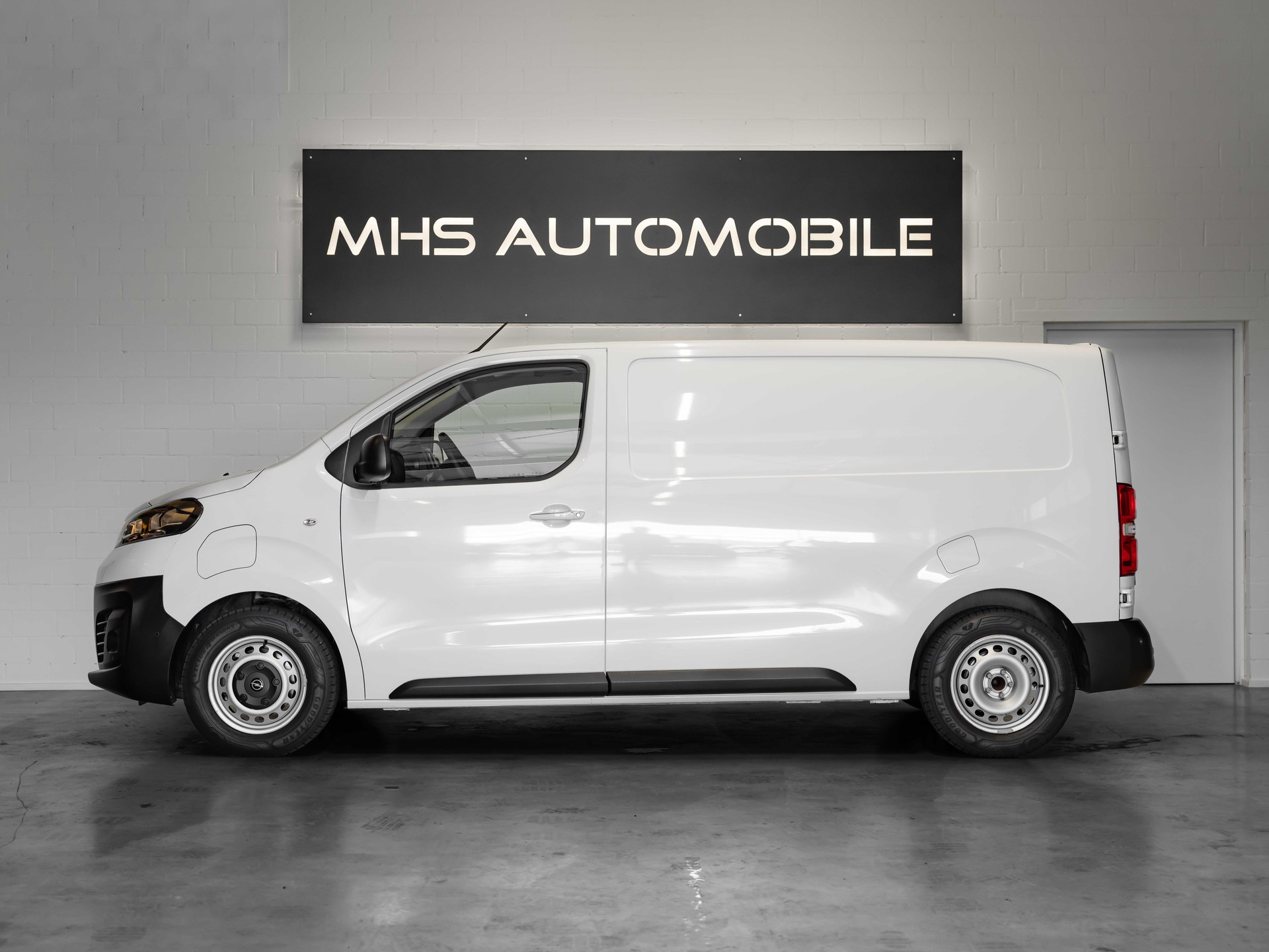 OPEL Vivaro Cargo-e 75 kWh M Blitz-showroom-element-1