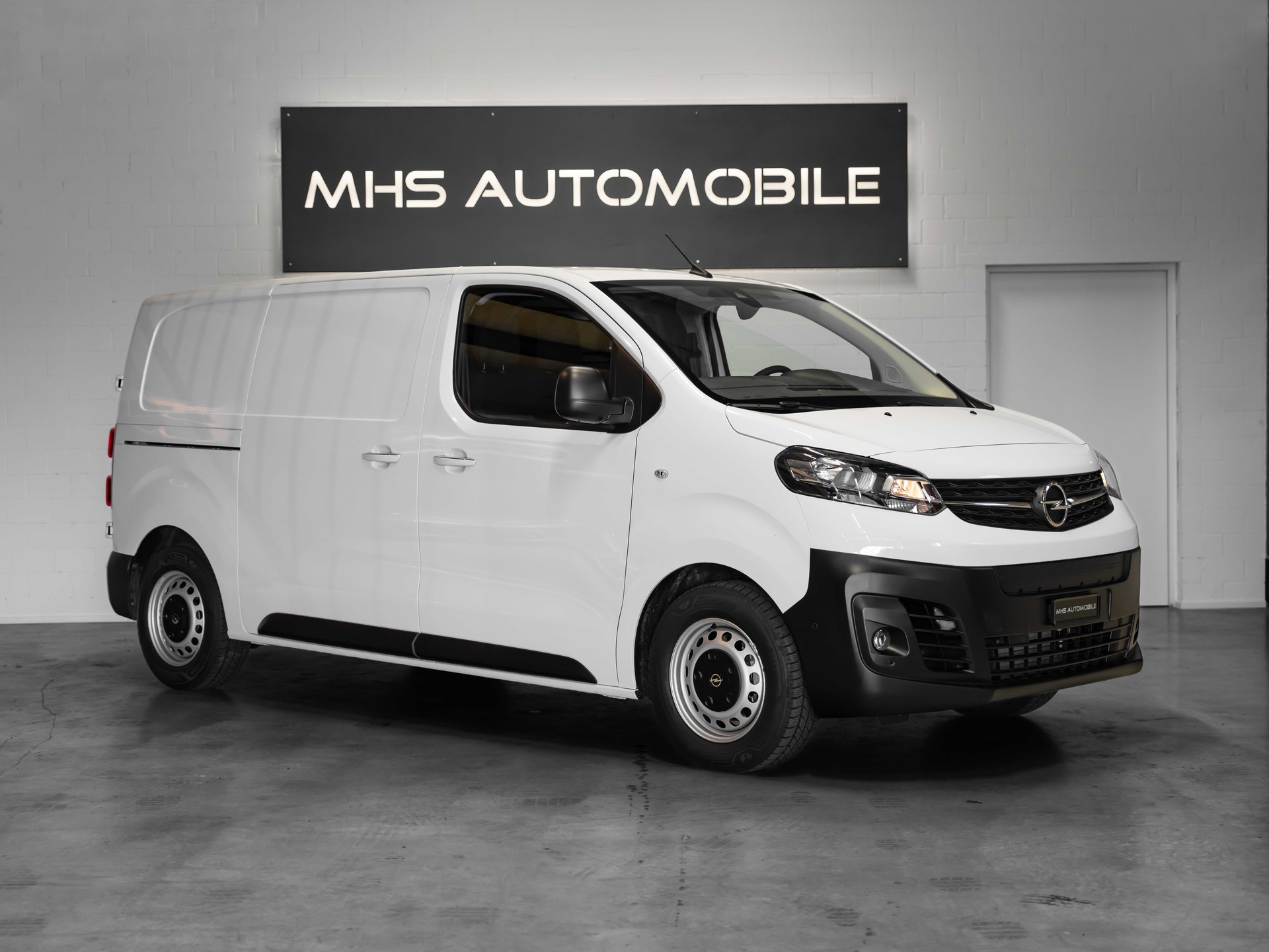 OPEL Vivaro Cargo-e 75 kWh M Blitz-image-5