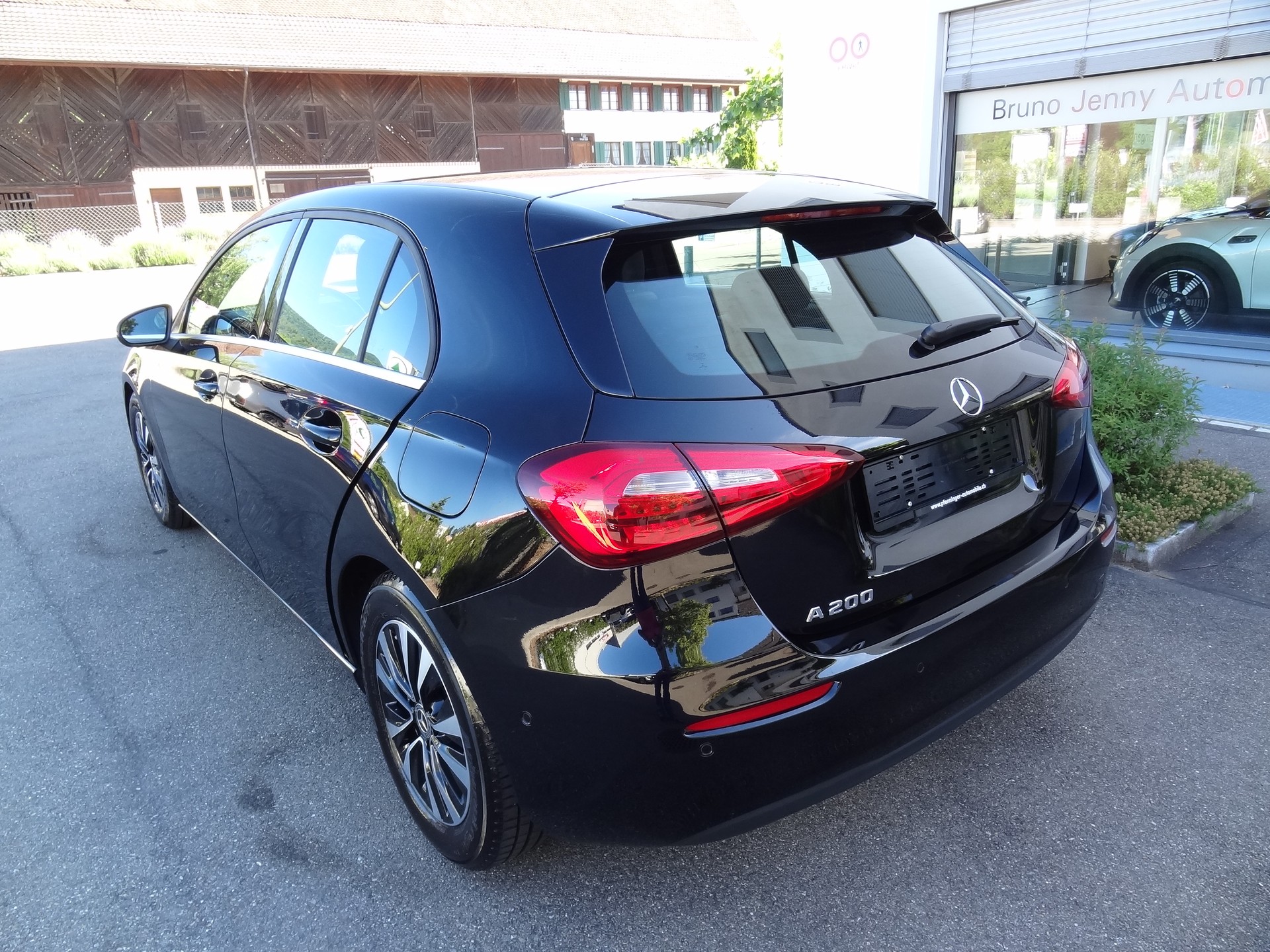 MERCEDES-BENZ A 200 SE Line 7G-DCT-image-2