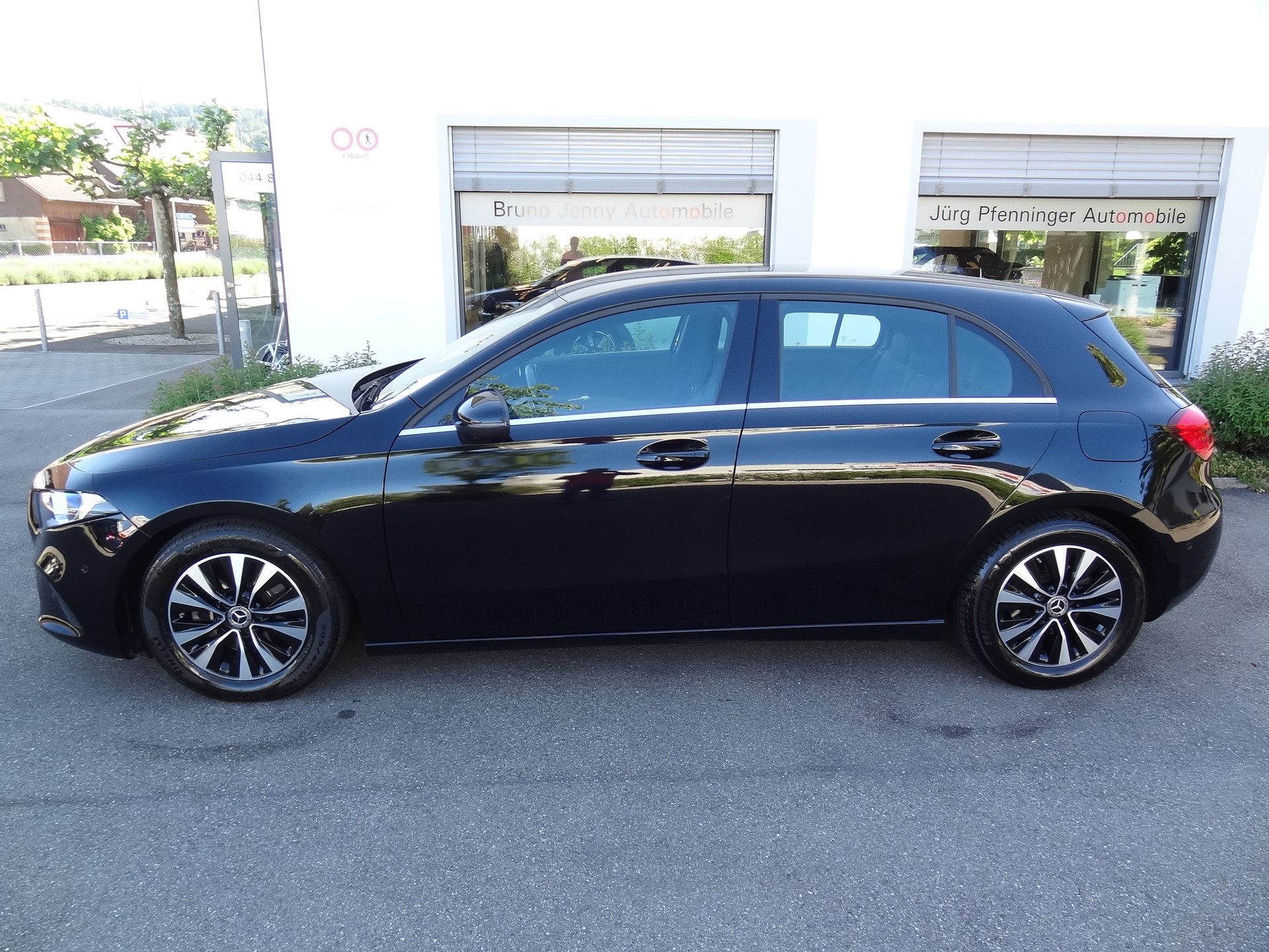 MERCEDES-BENZ A 200 SE Line 7G-DCT-image-1