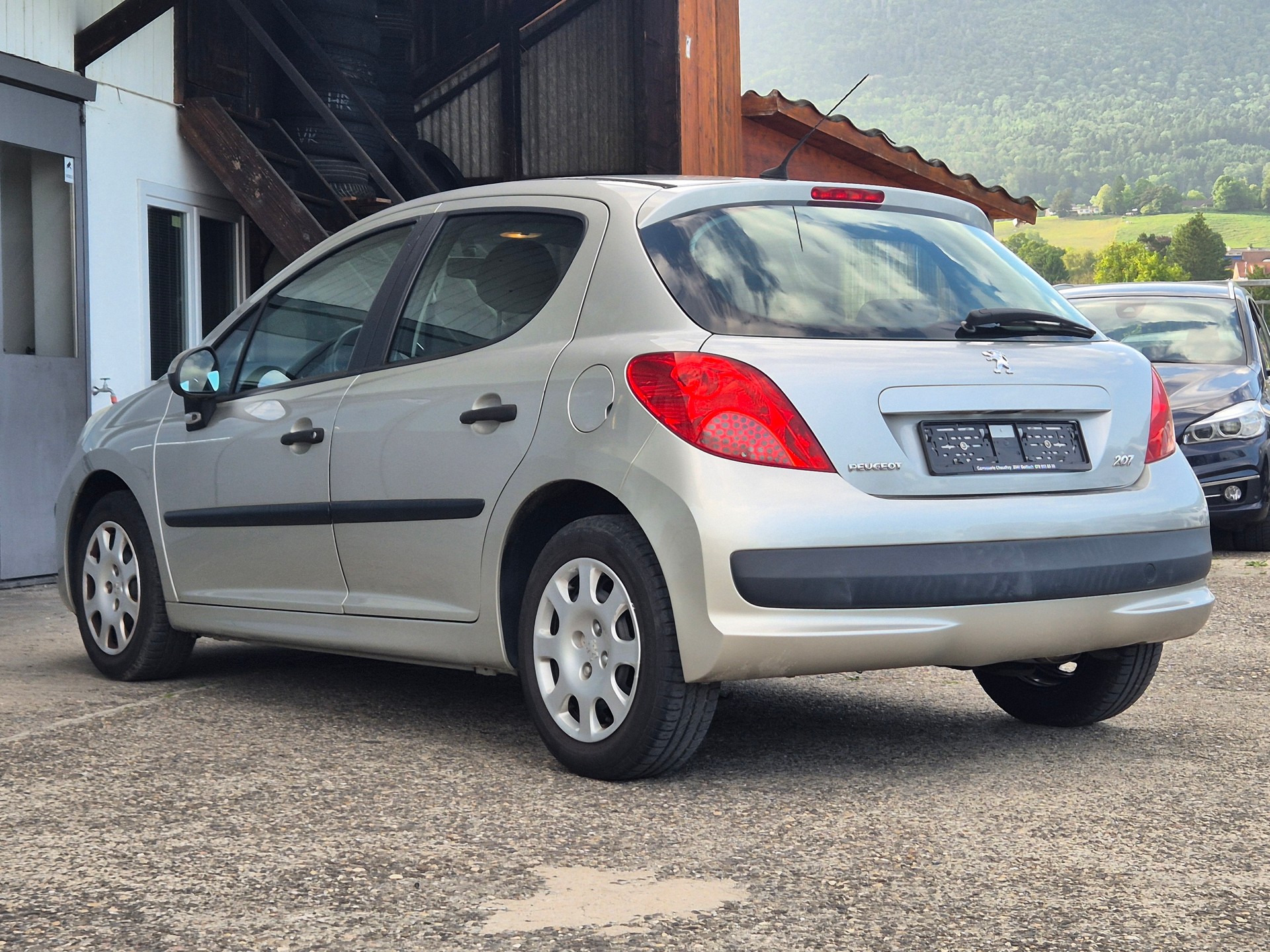 PEUGEOT 207 1.4 Urban-image-8