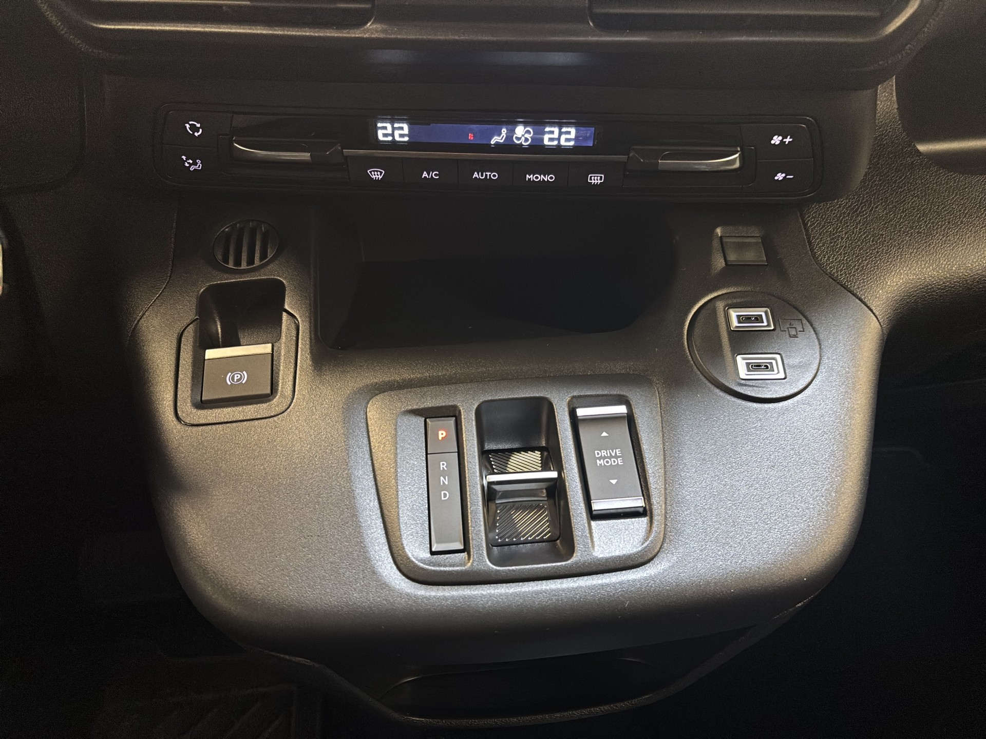 PEUGEOT e-Partner 50kWh Long-image-8