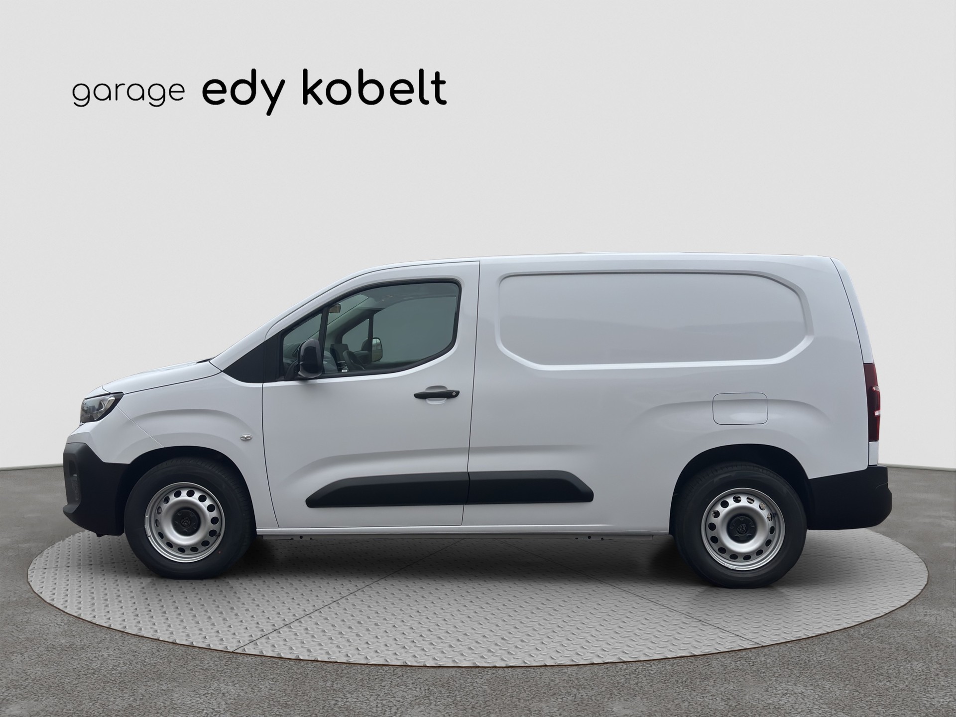 PEUGEOT e-Partner 50kWh Long-showroom-element-1
