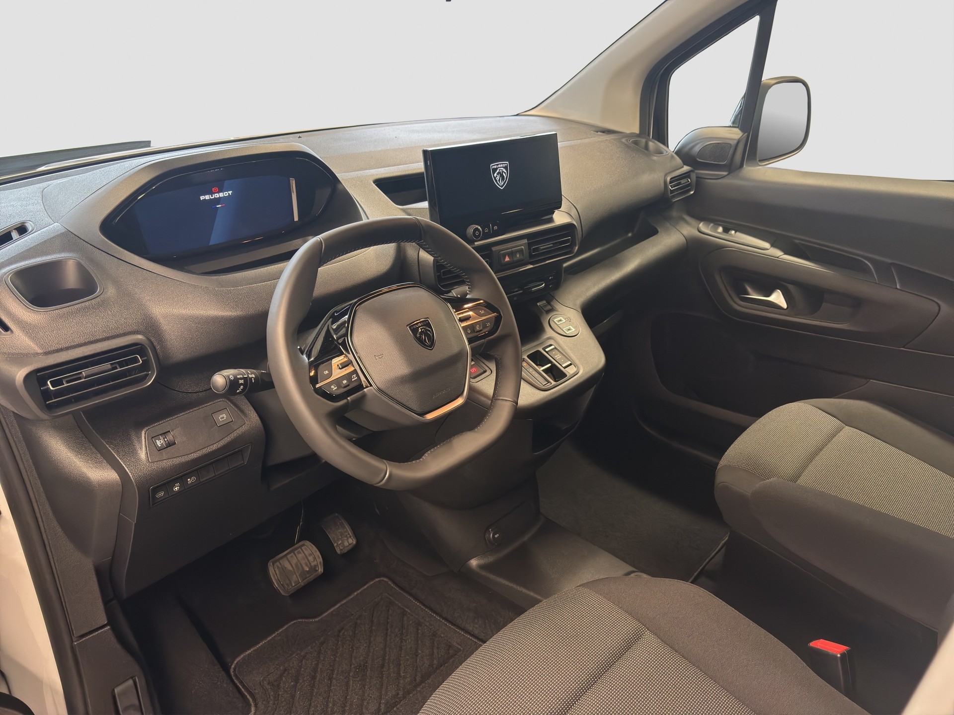 PEUGEOT e-Partner 50kWh Long-image-11